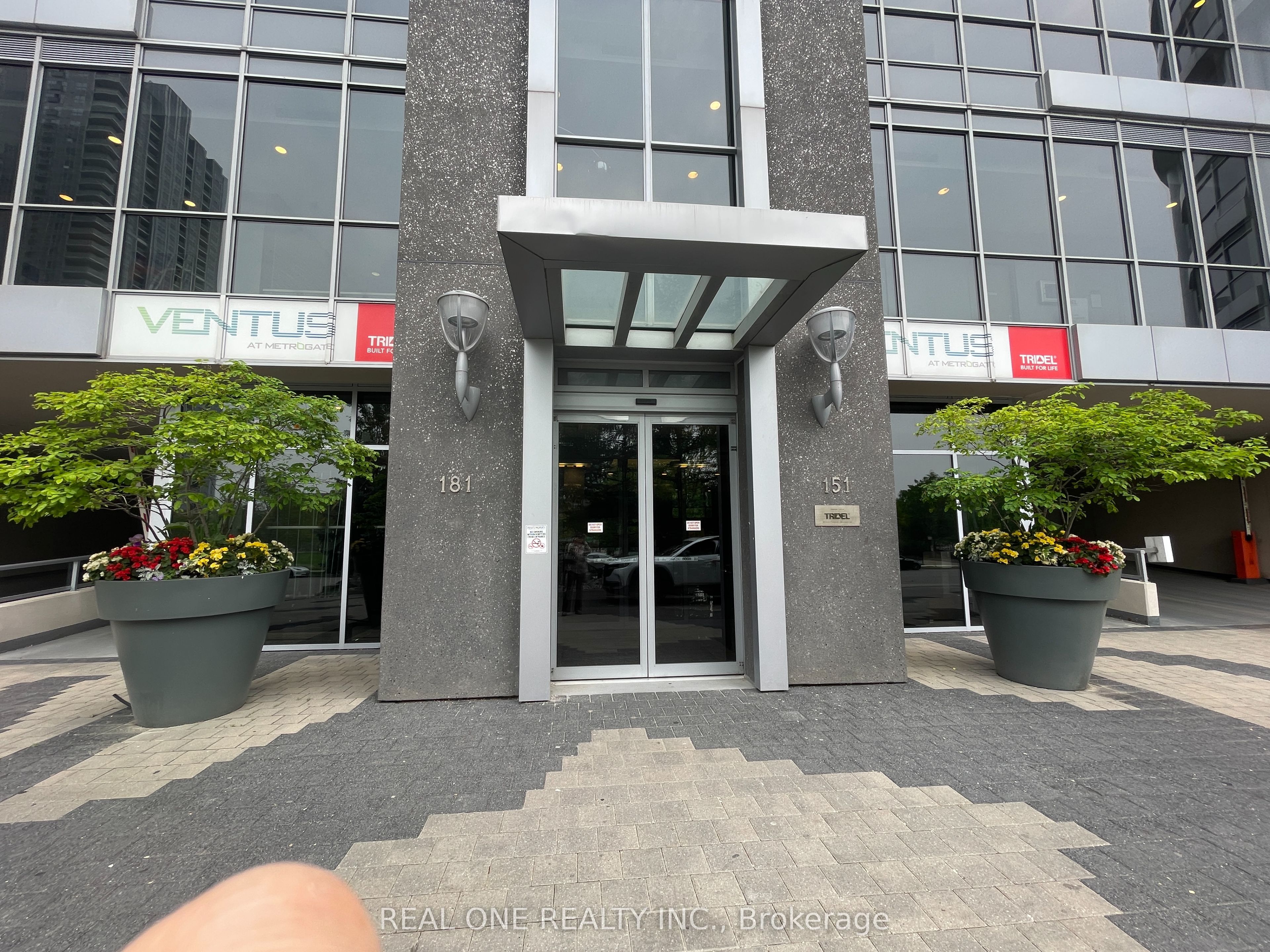 181 Village Green Square 1912, Toronto, ON M1S 0K6 photo 4