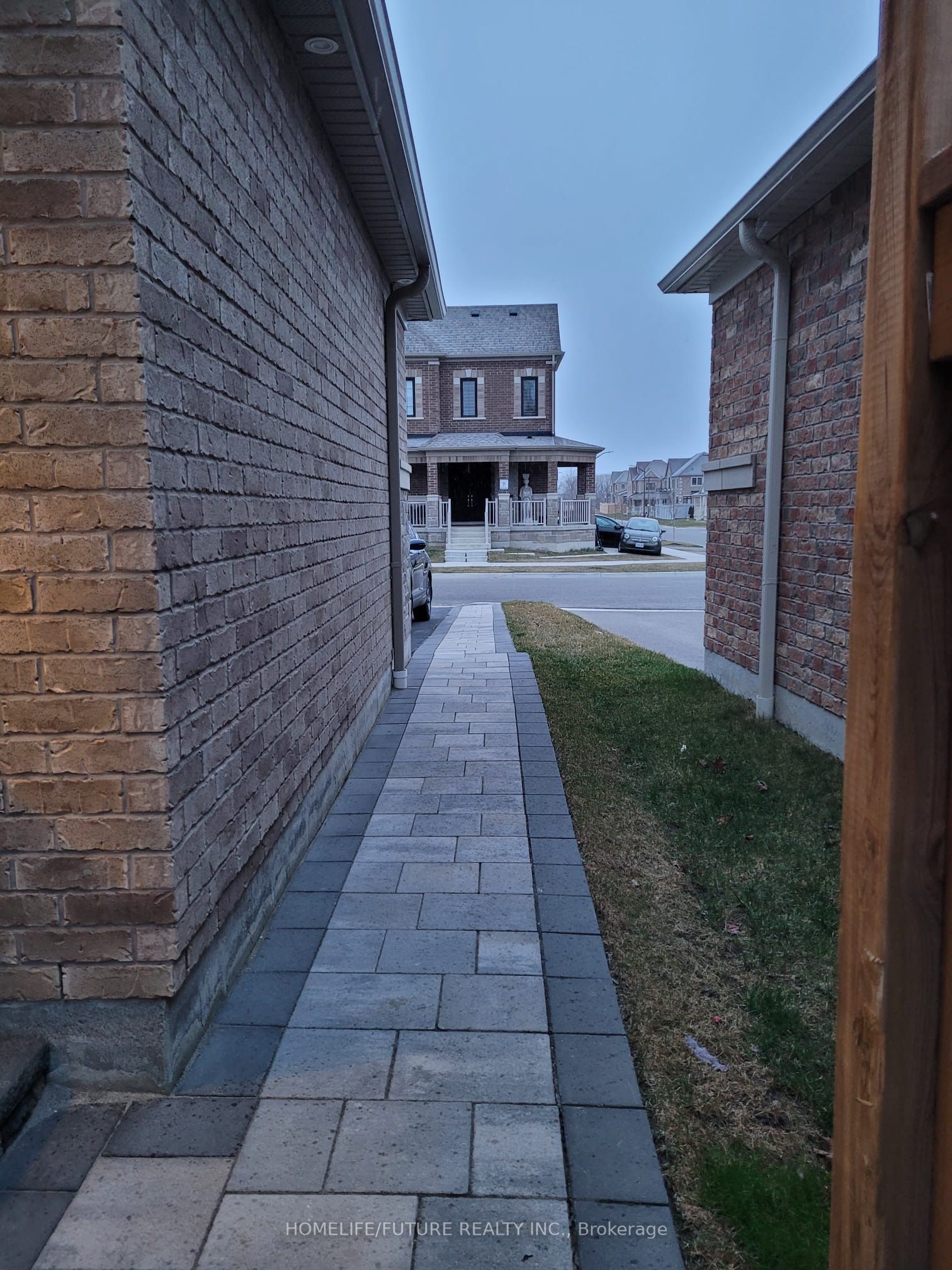 68 Maskell Crescent Basement, Whitby, ON L1P 0J7 photo 3