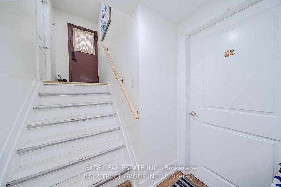 14 Amarillo Drive Lower Level, Toronto, ON M1J 2P8 photo 3