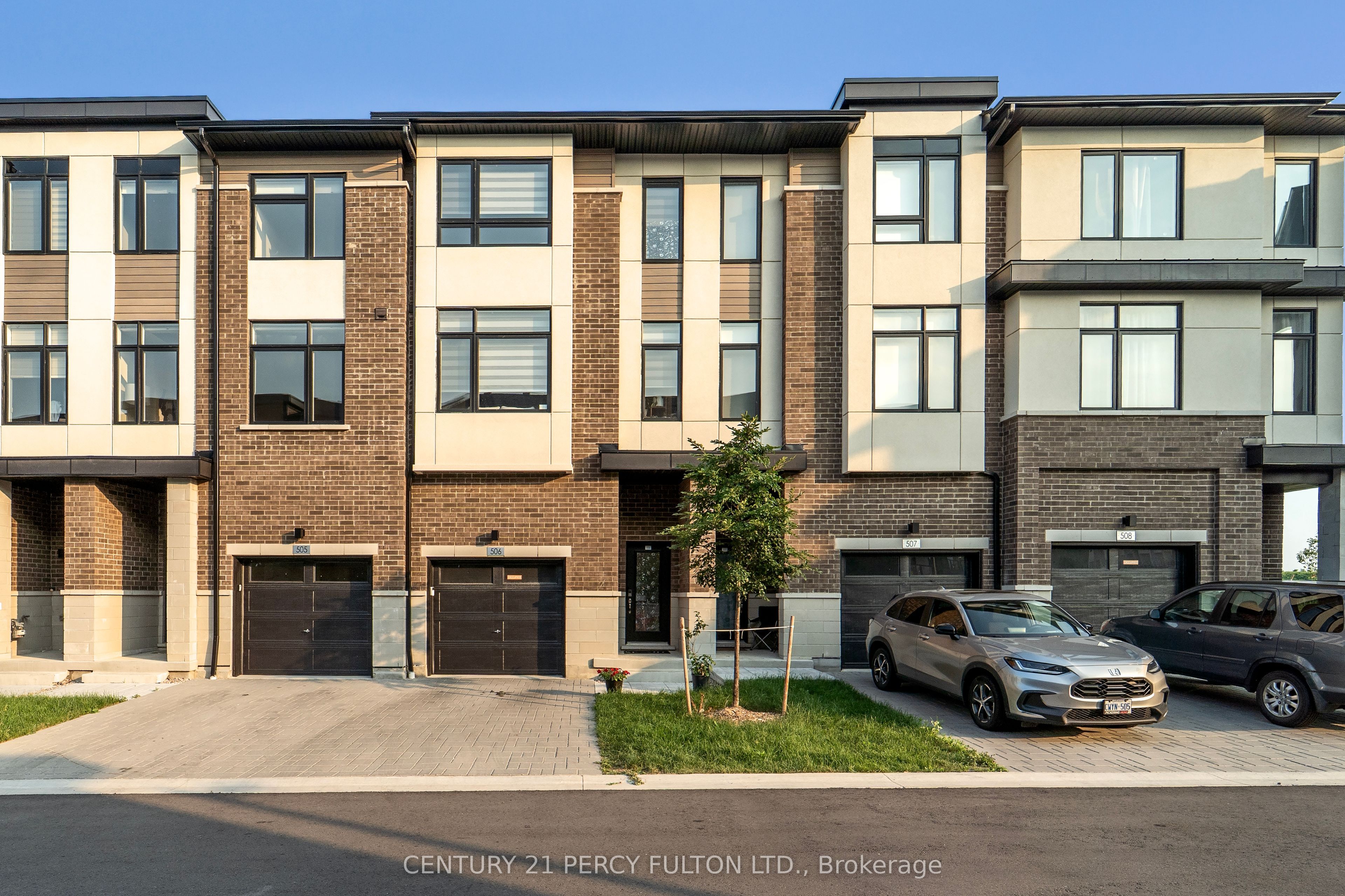 1695 Dersan Street 506, Pickering, ON L1X 0S8