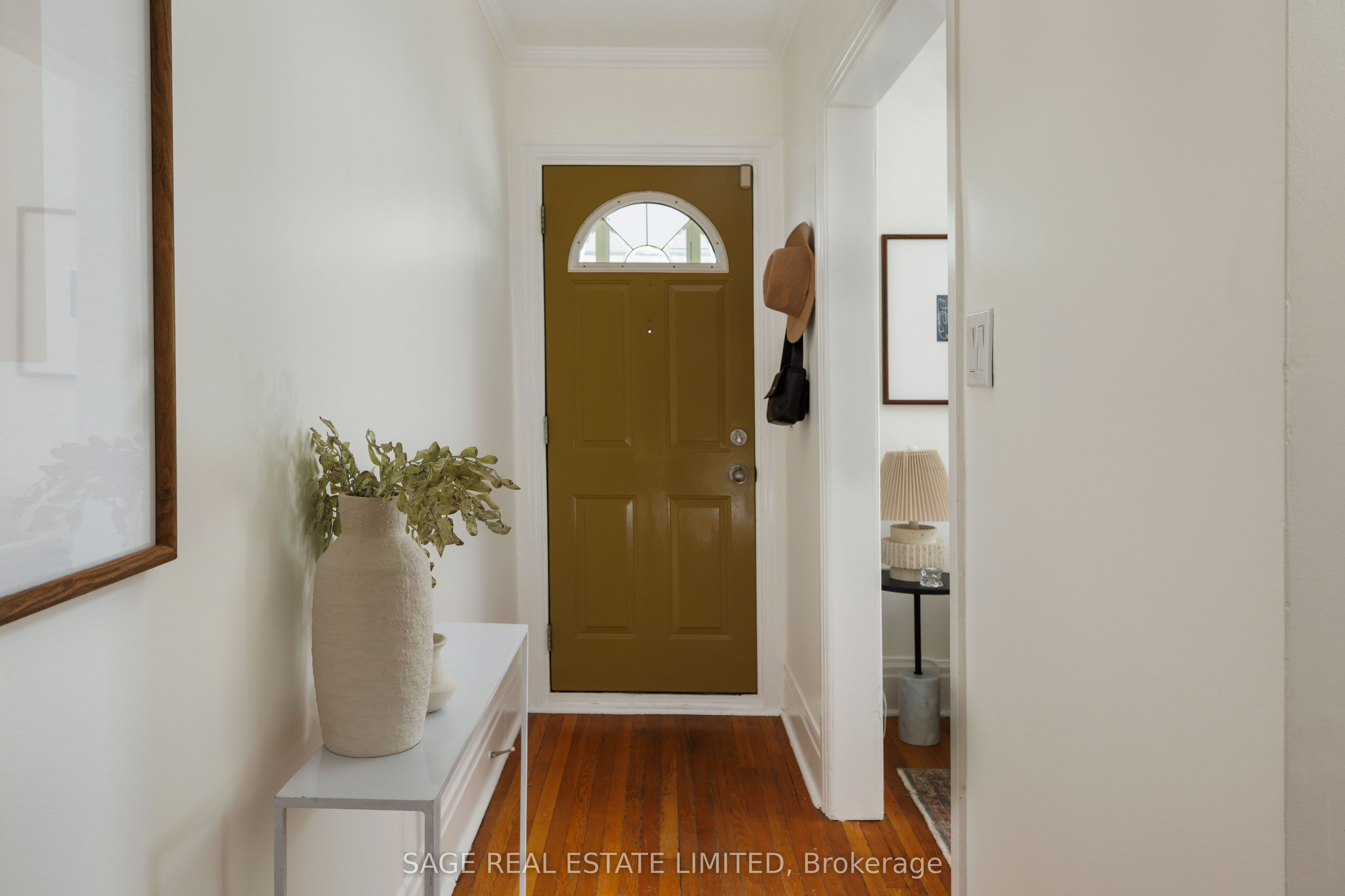 250 Springdale Boulevard, Toronto, ON M4C 1Z9 photo 5
