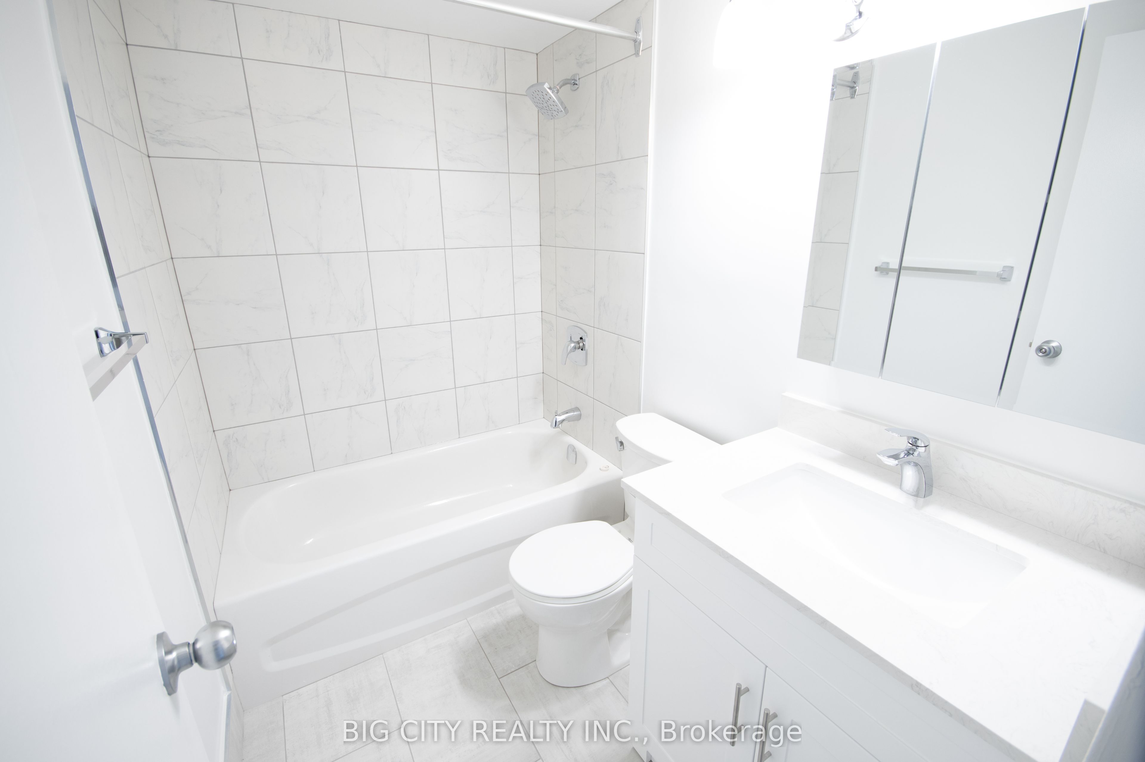 70 Cambridge Avenue 20, Toronto, ON M4K 2L5 photo 5