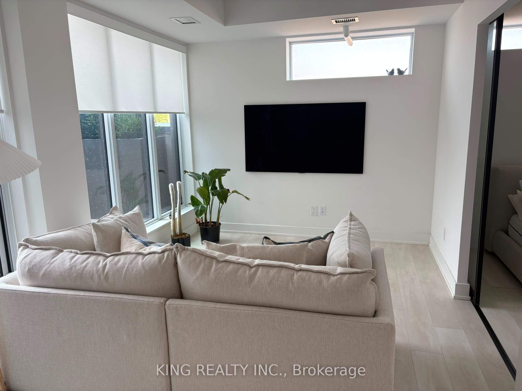 1285 Queen Street E 201, Toronto, ON M4L 0B6