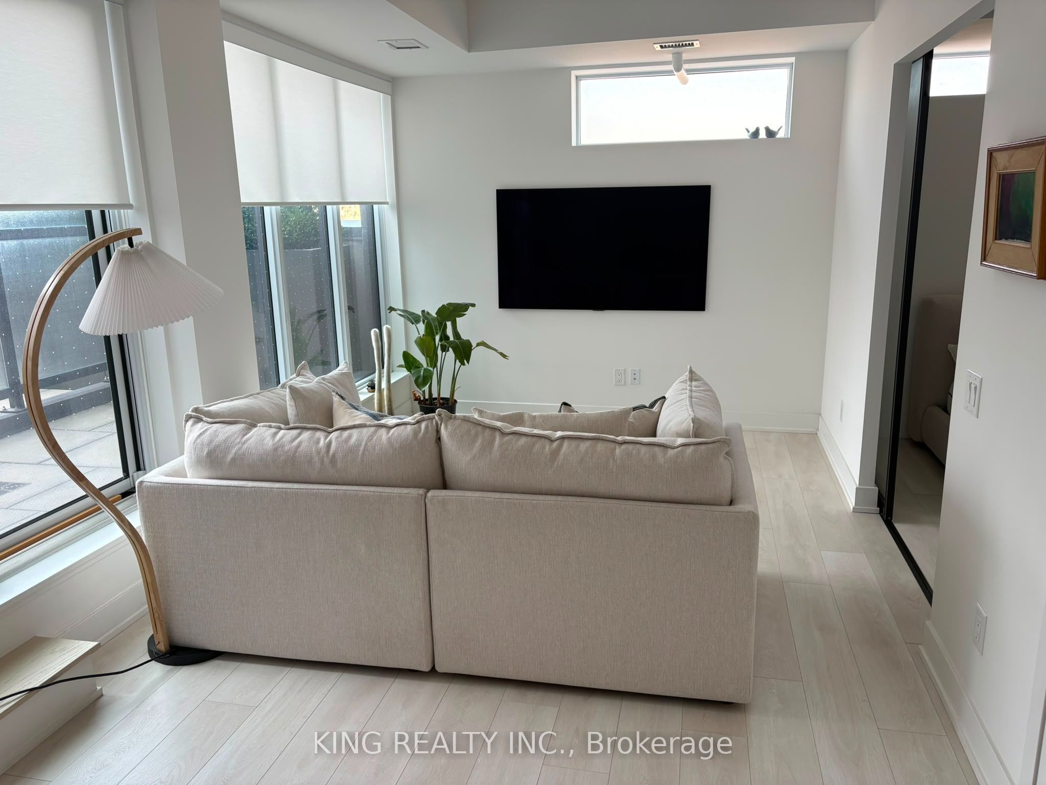 1285 Queen Street E 201, Toronto, ON M4L 0B6 photo 2