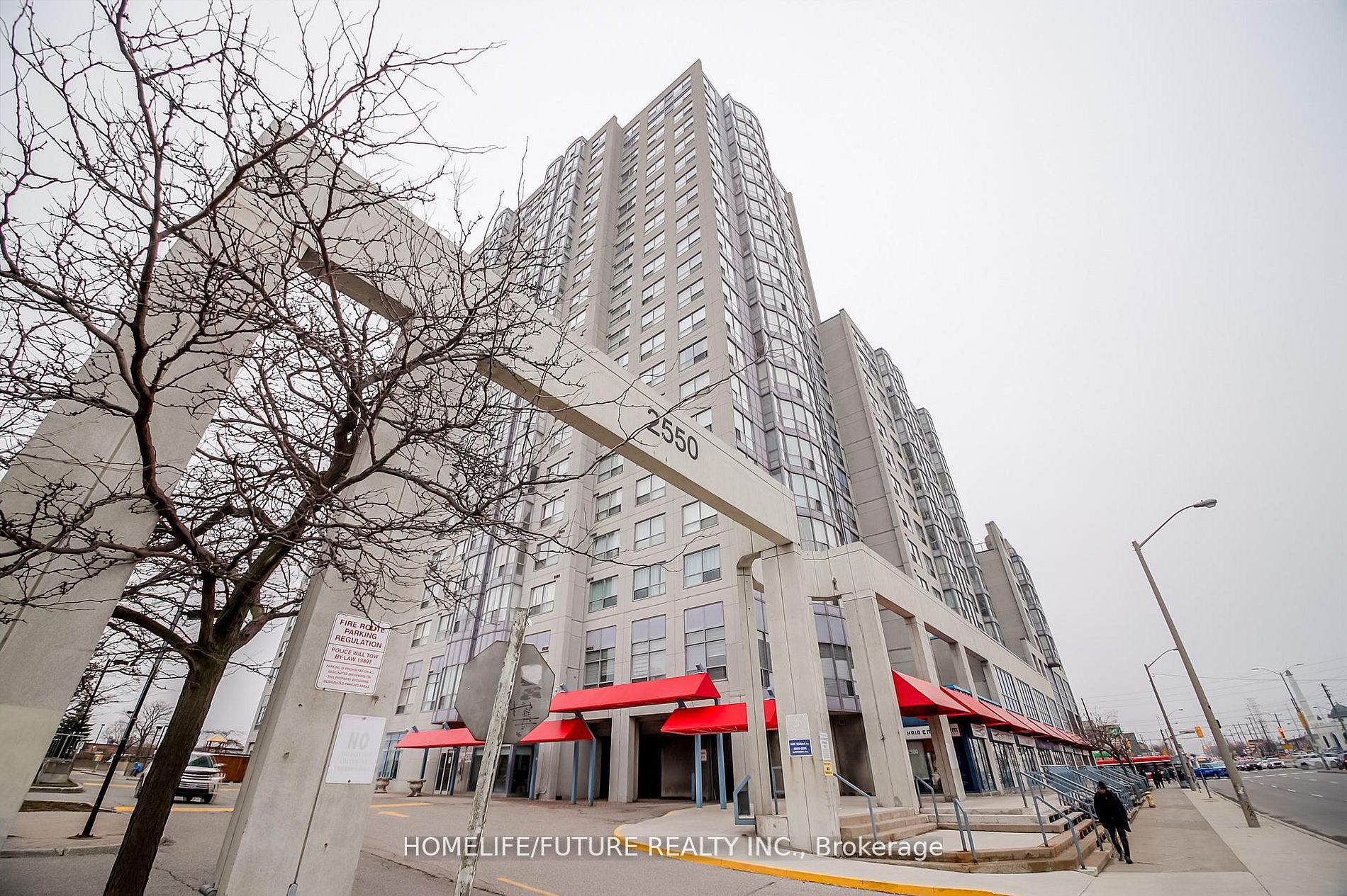 2550 Lawrence Avenue E 816, Toronto, ON M1P 4Z3 photo 2