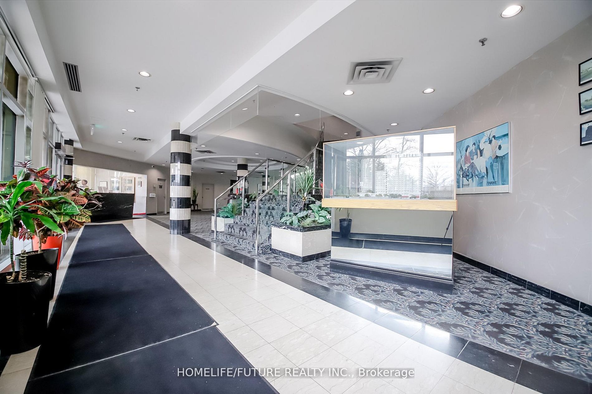 2550 Lawrence Avenue E 816, Toronto, ON M1P 4Z3 photo 4