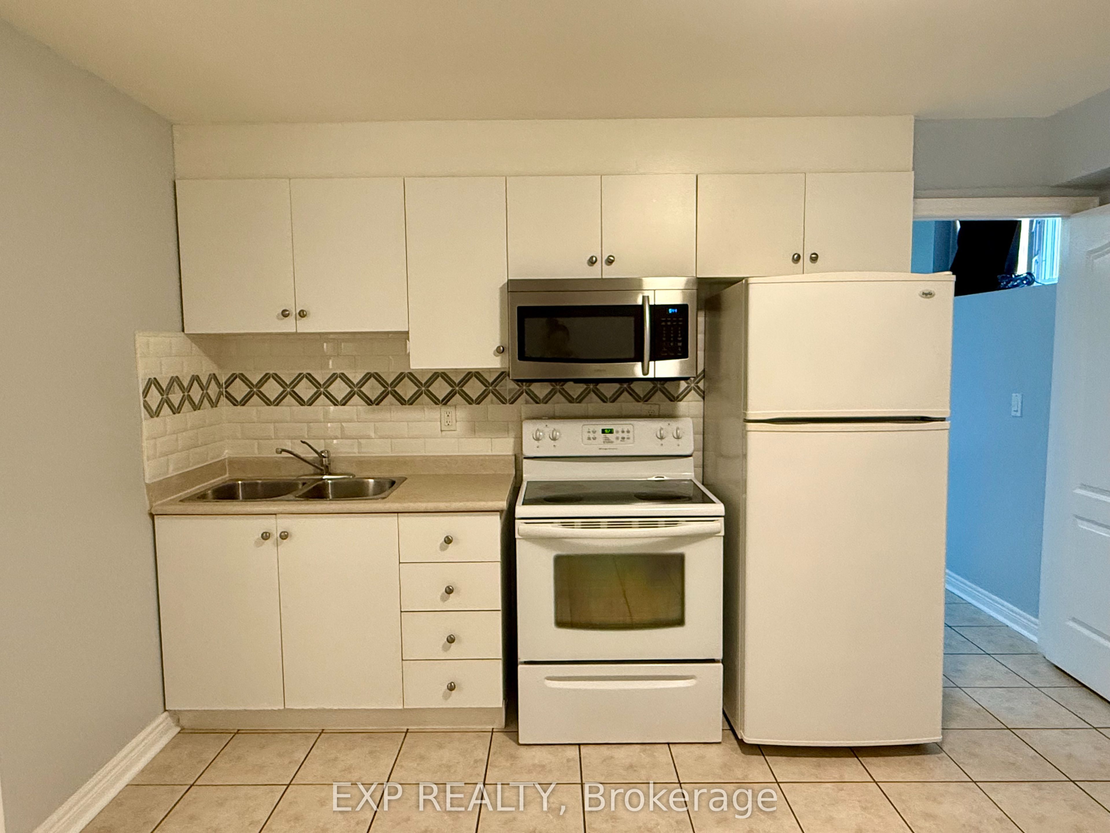 112 Homestead Road Lower, Toronto, ON M1E 3S2