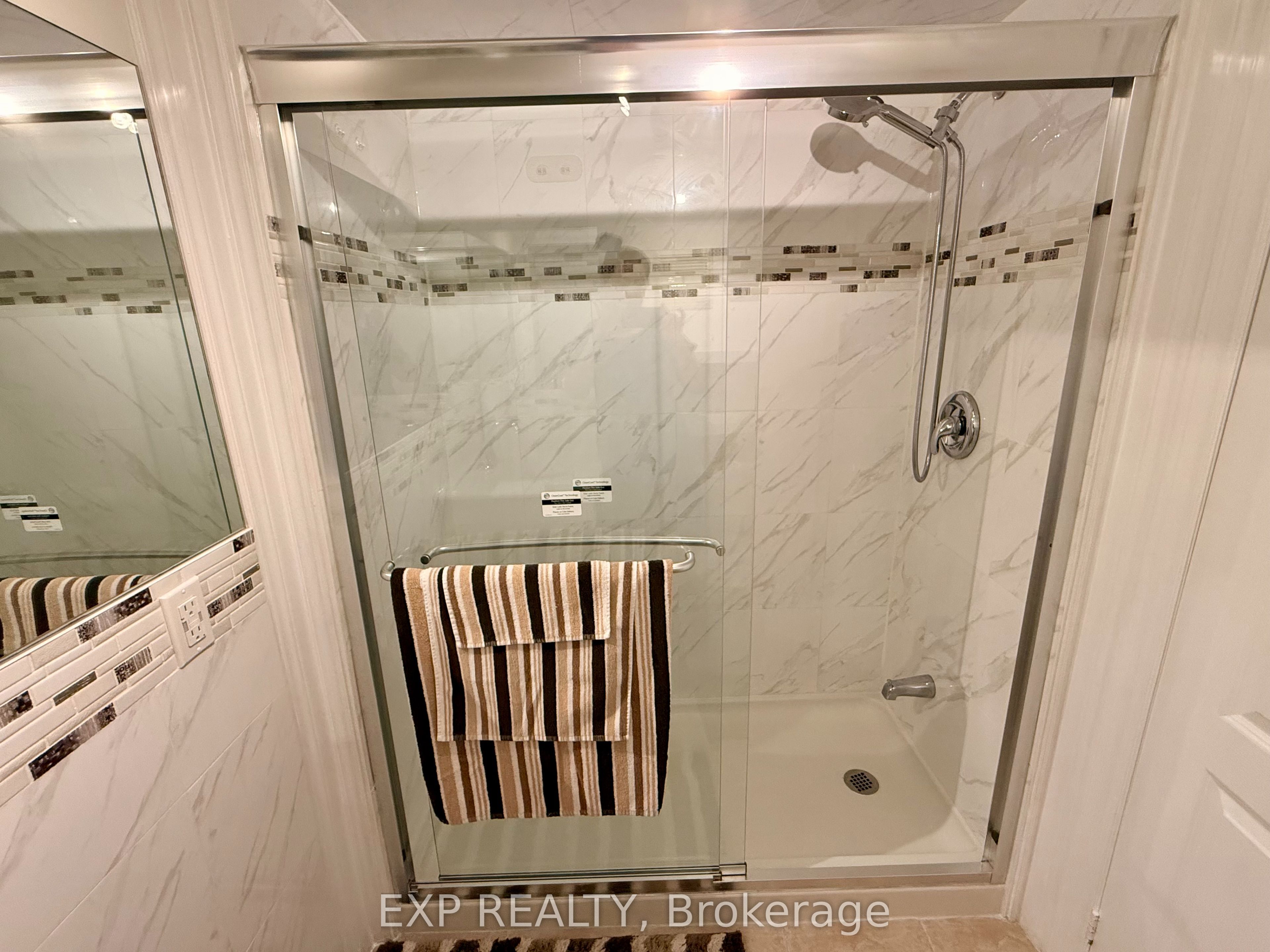 112 Homestead Road Lower, Toronto, ON M1E 3S2 photo 5