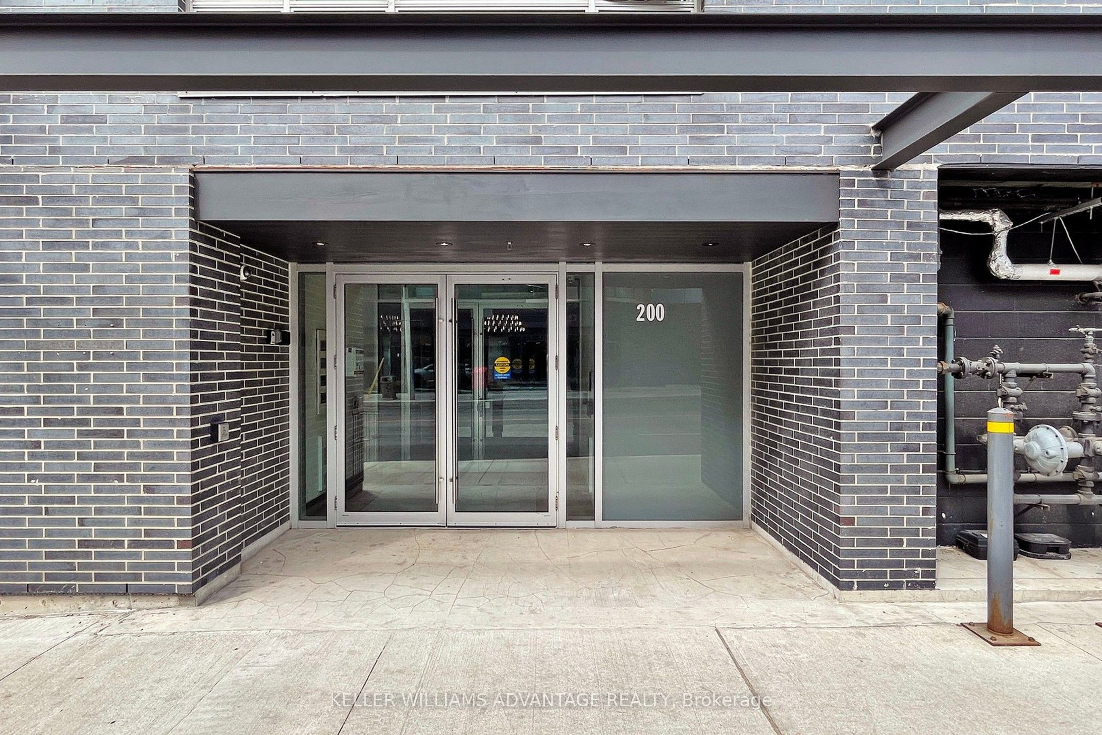 200 Woodbine Avenue 308, Toronto, ON M4L 3P2 photo 2