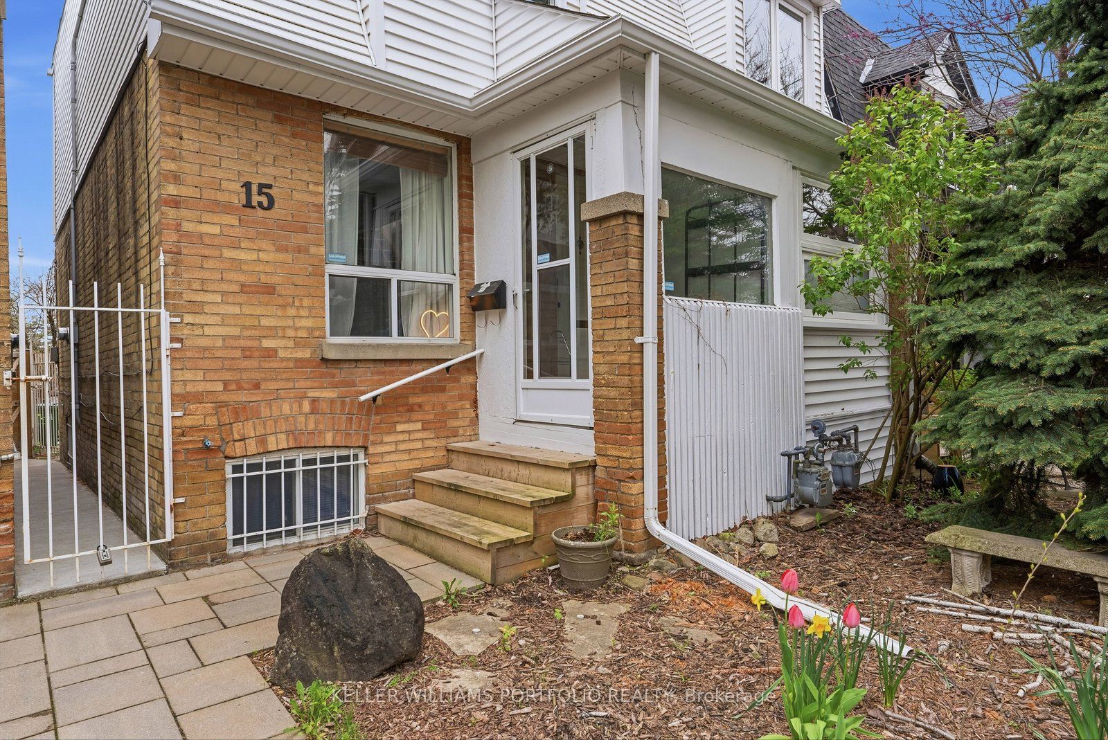 15 Myrtle Avenue, Toronto, ON M4M 2A3 photo 3