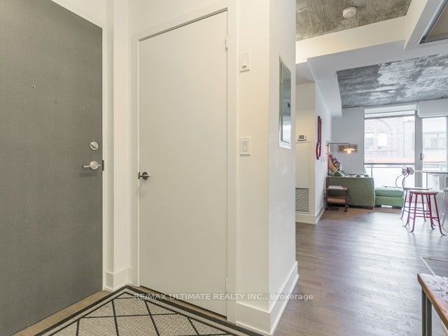 630 Queen Street E 214, Toronto, ON M4M 1G3 photo 3