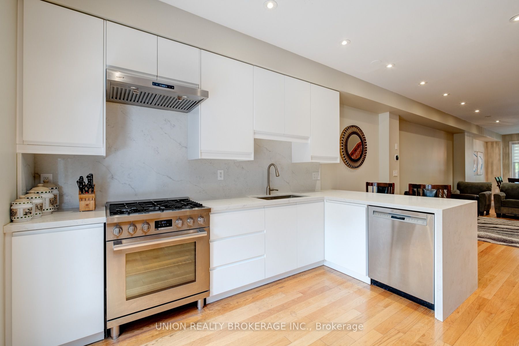77 Logan Avenue, Toronto, ON M4M 2M9 photo 4