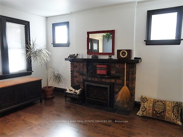 20 Wolcott Avenue Main, Toronto, ON M1L 4K3 photo 4