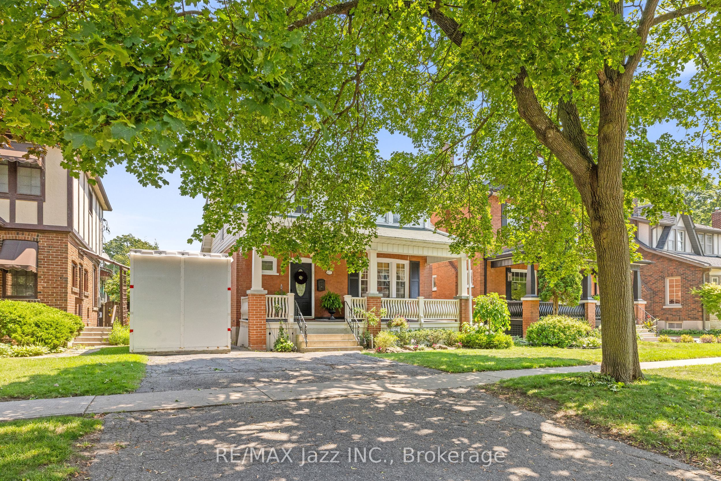477 Masson Street, Oshawa, ON L1G 5A1 photo 2