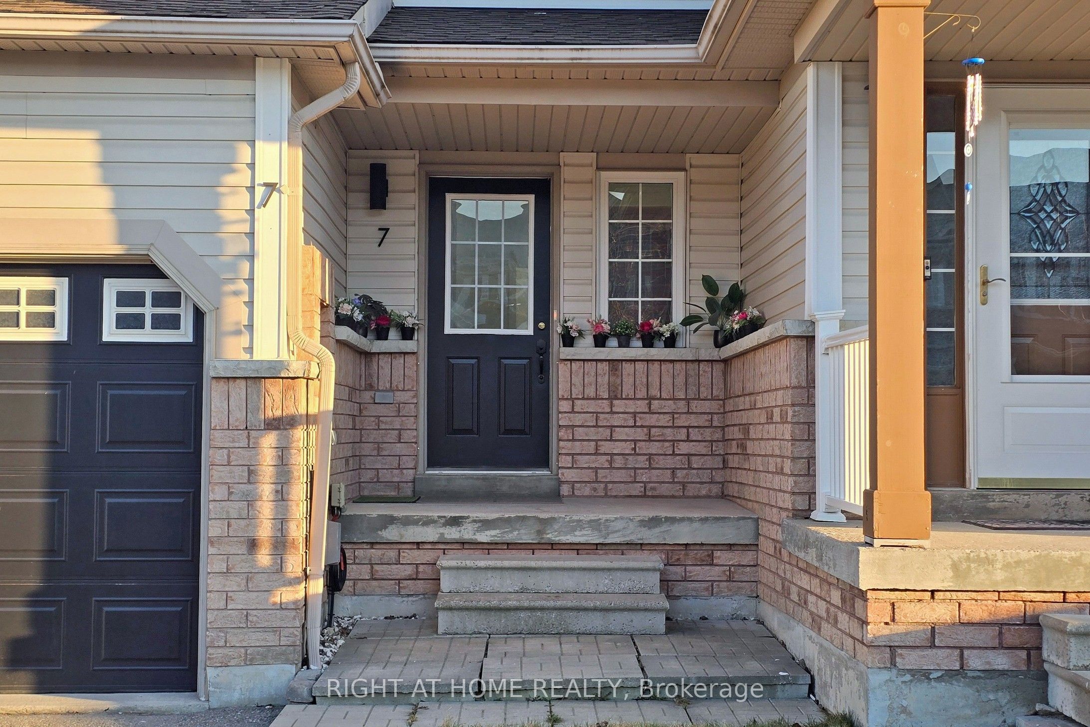 7 Macmillan Avenue, Whitby, ON L1R 3H4 photo 5