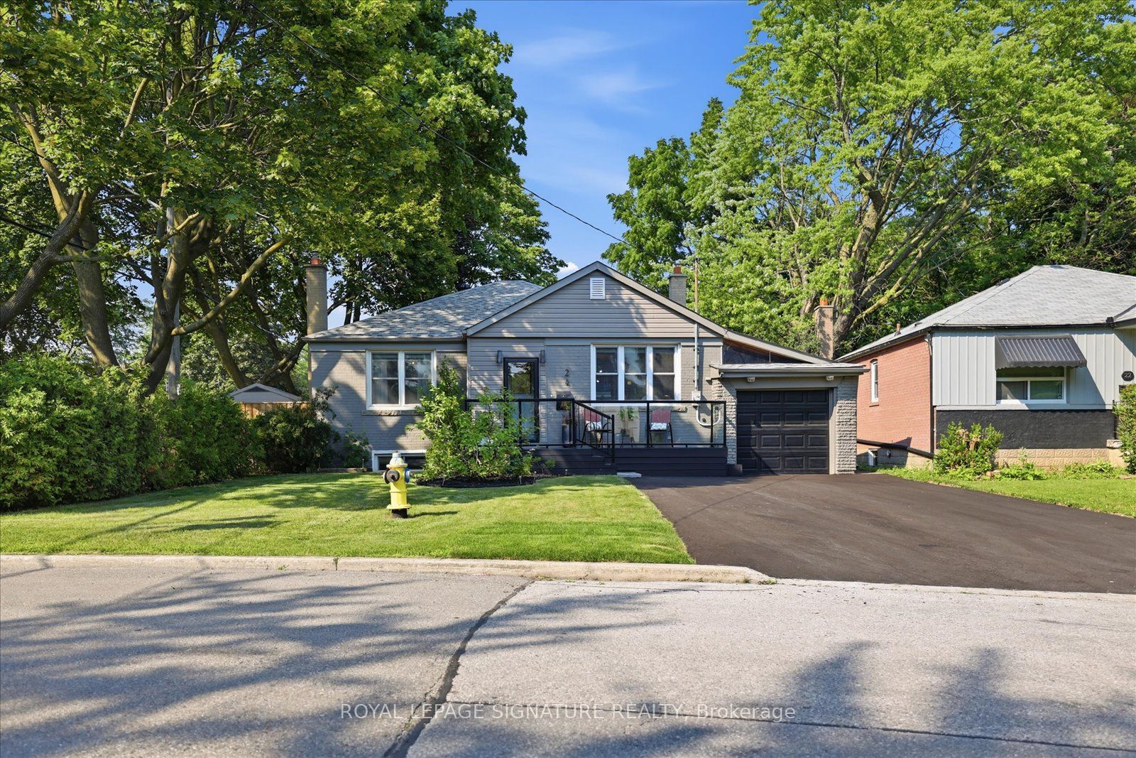 24 Latham Avenue, Toronto, ON M1N 1M8