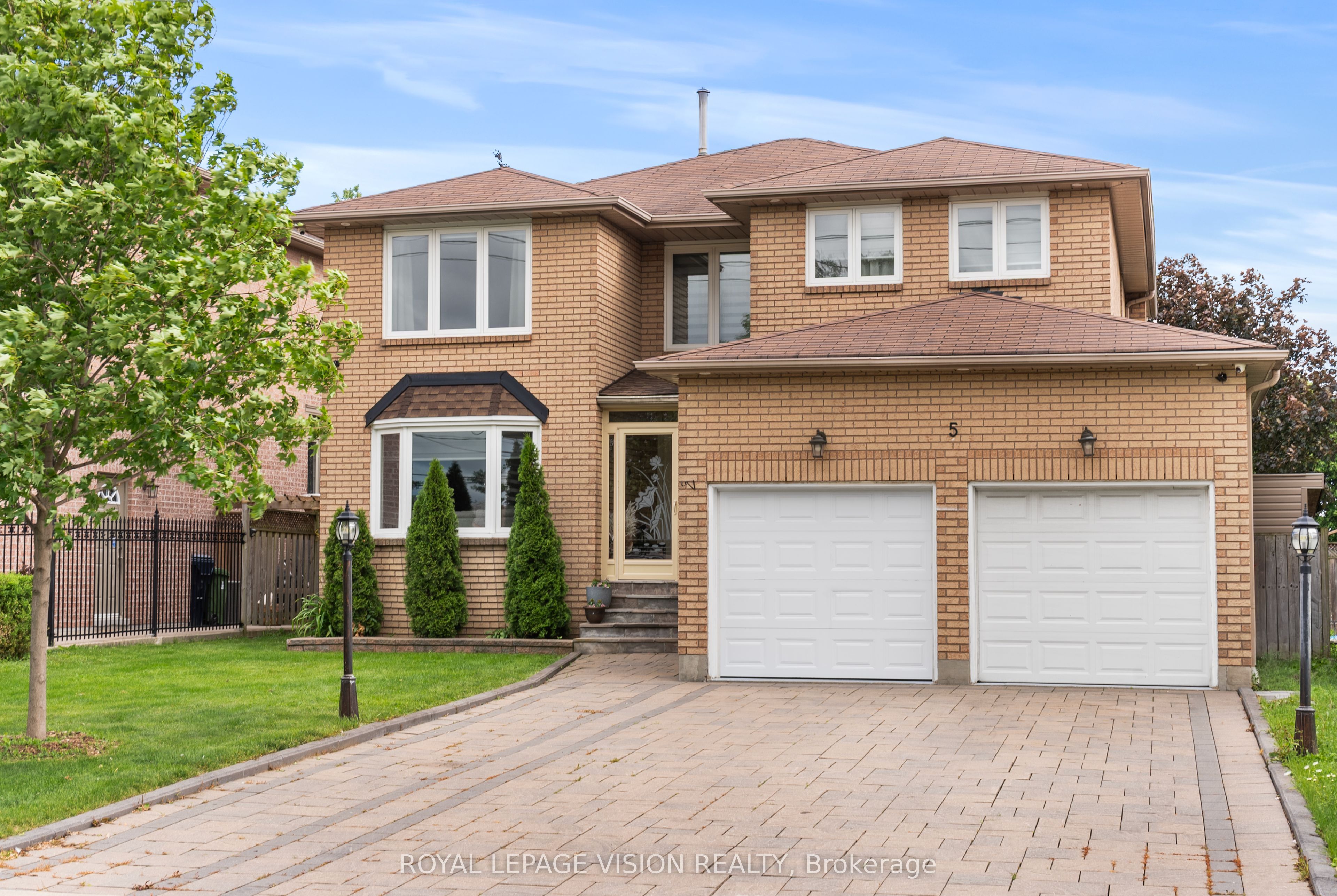 5 Anson Avenue, Toronto, ON M1M 1X2 photo 2