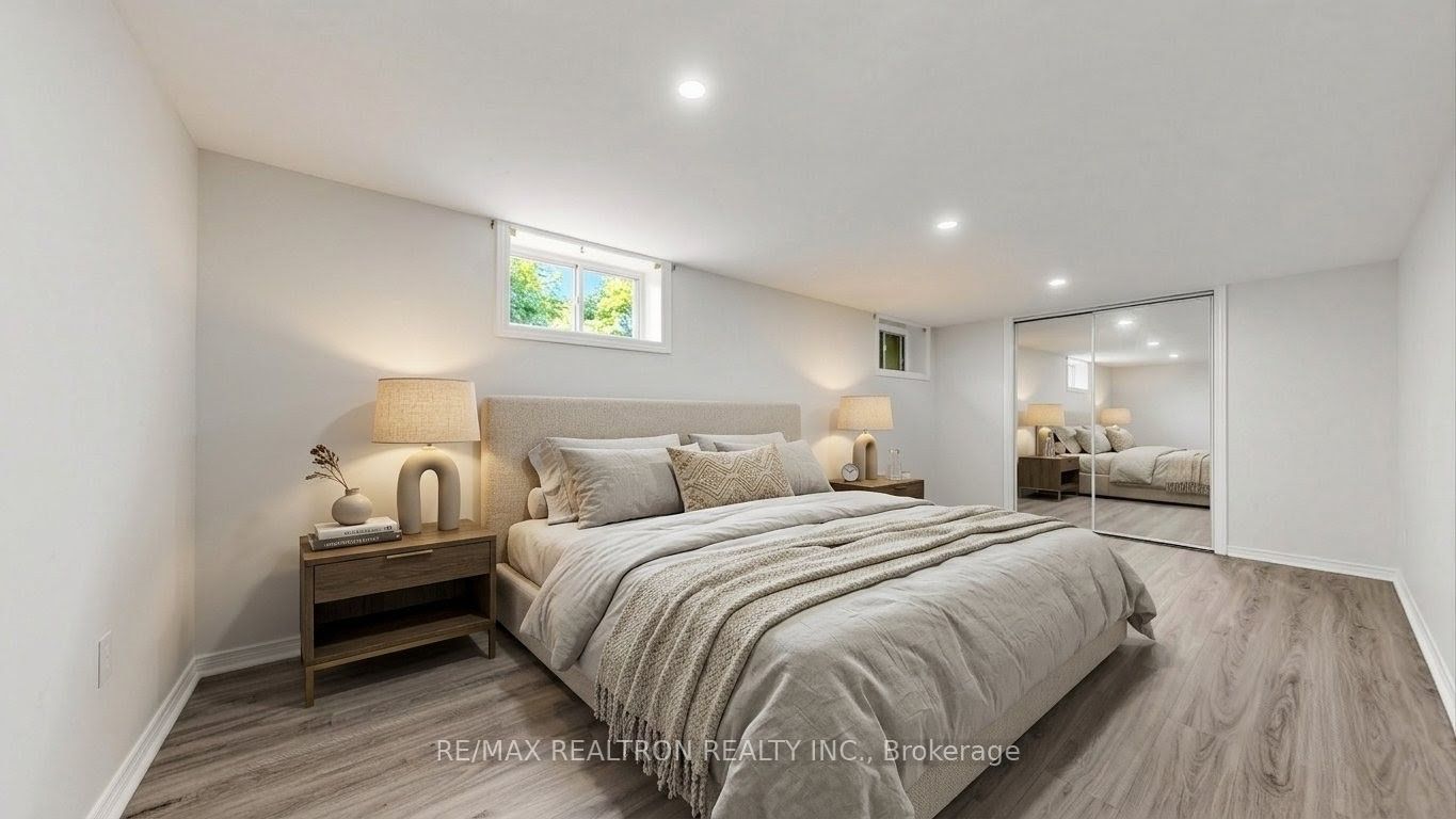 91 Vauxhall Drive, Toronto, ON M1P 1R1 photo 2