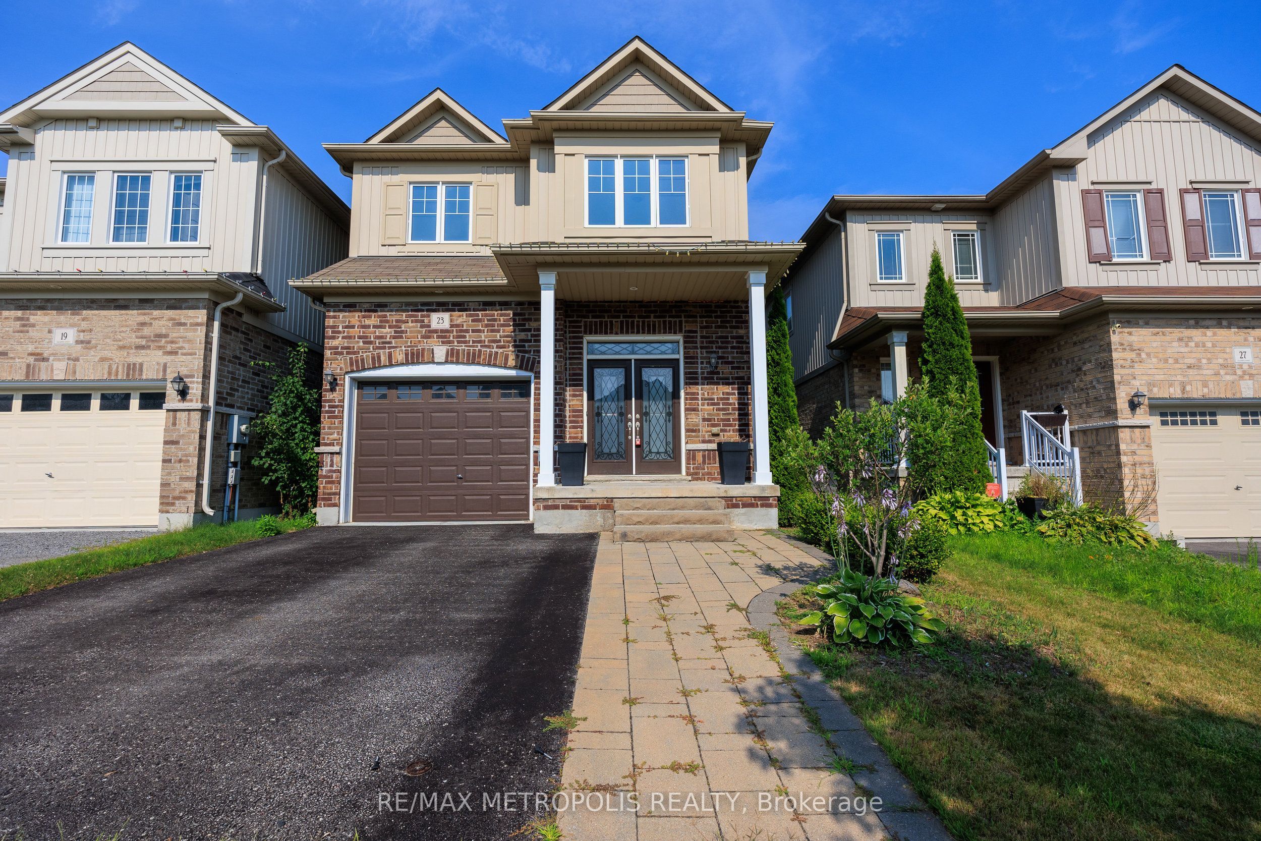 23 Gordon Cowling Street BSMT, Clarington, ON L1E 0G7