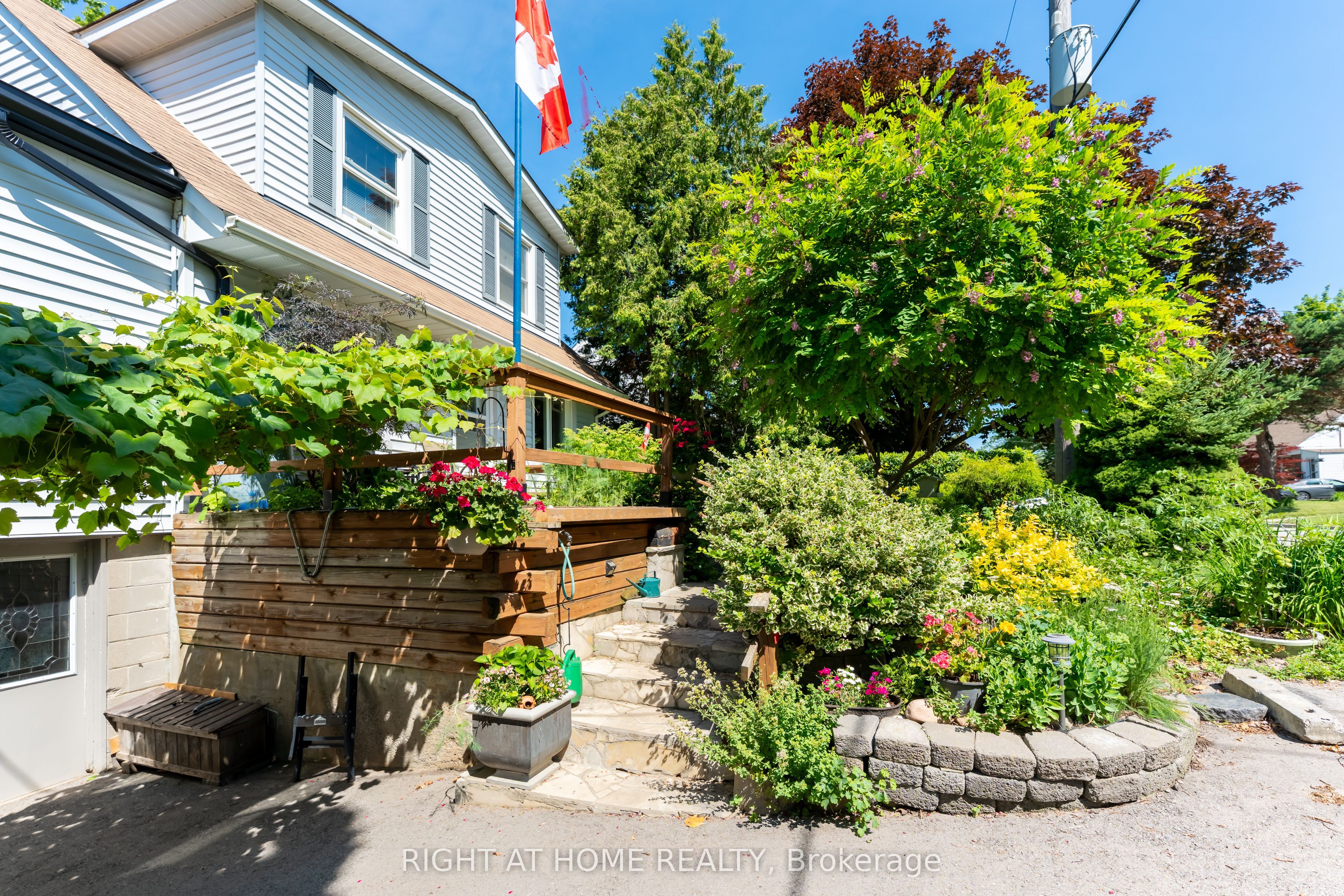 30 Allister Avenue, Toronto, ON M1M 3K9 photo 5