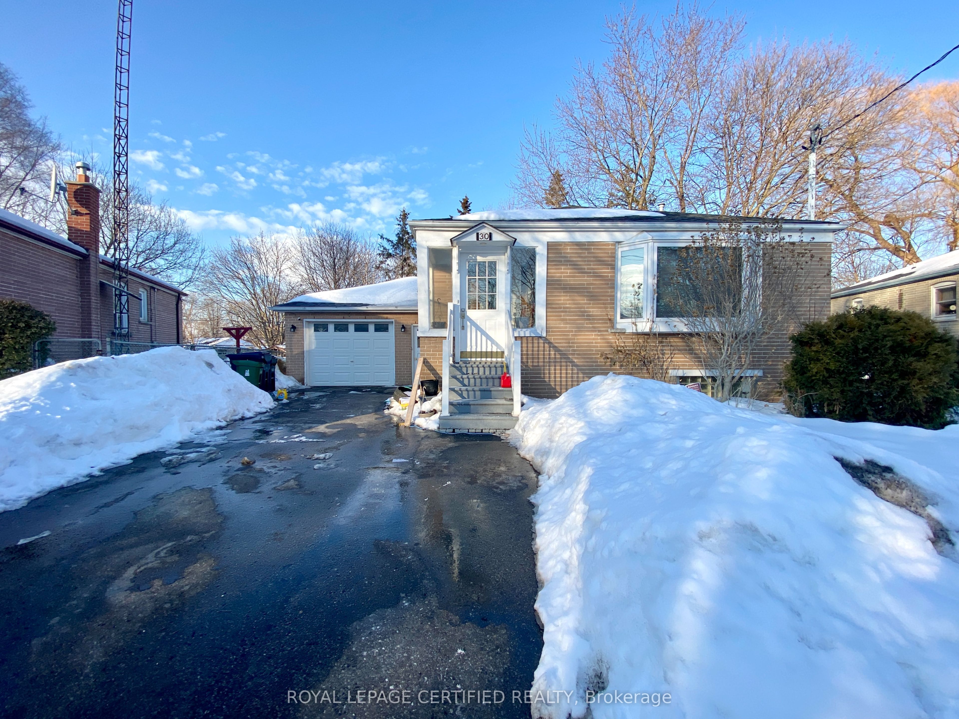 30 Blakemanor Boulevard Bsmt, Toronto, ON M1J 2W4