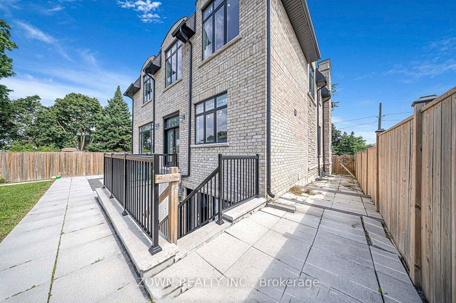 736 Hillview Crescent Basement, Pickering, ON L1W 2S1 photo 2
