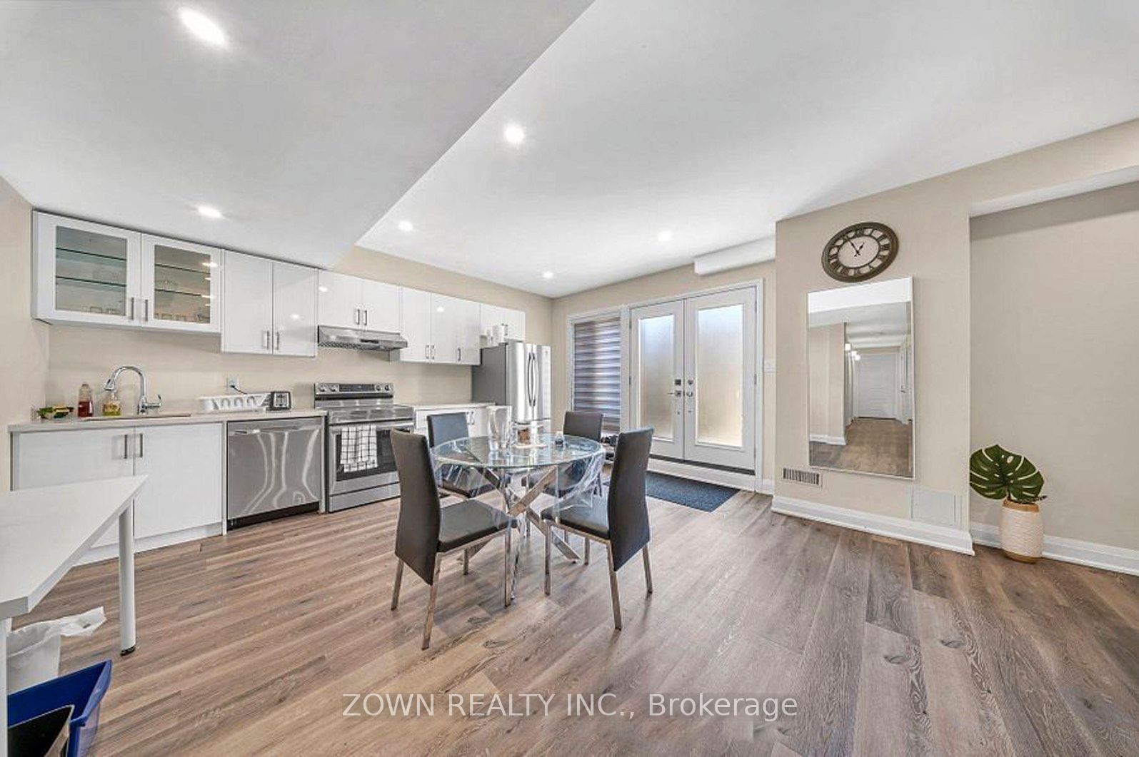736 Hillview Crescent Basement, Pickering, ON L1W 2S1 photo 3