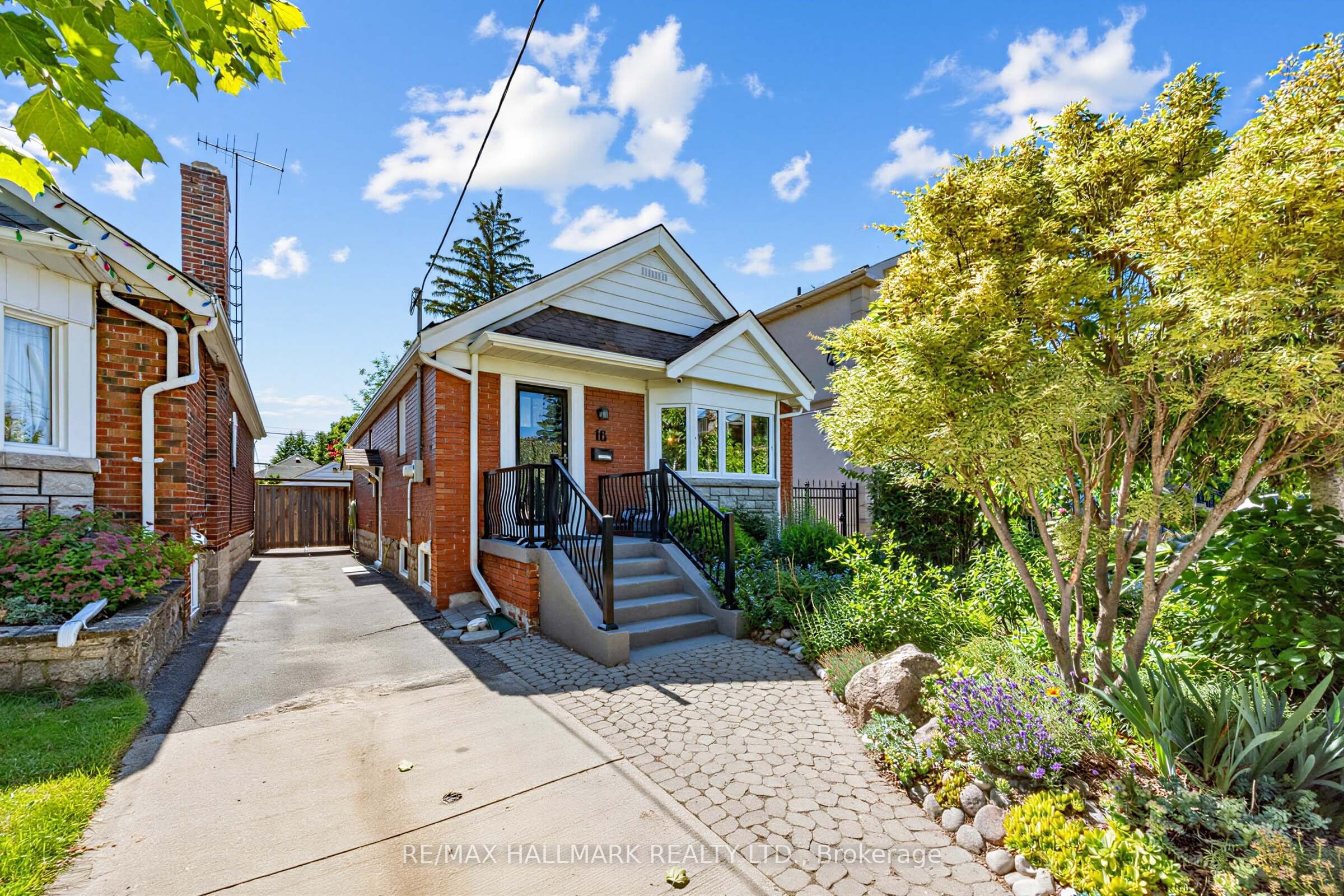 16 Crestland Avenue, Toronto, ON M4C 3L1