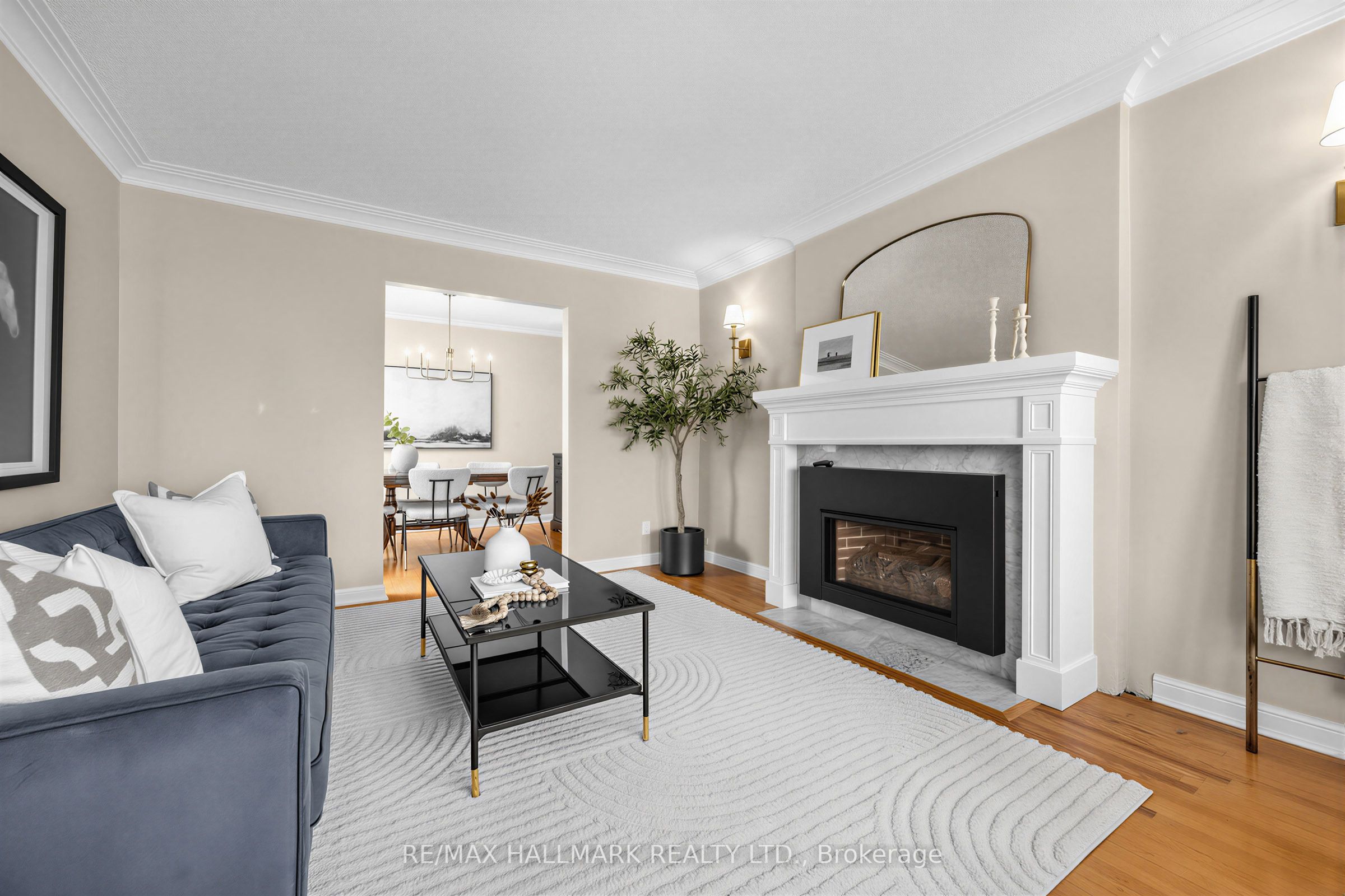 16 Crestland Avenue, Toronto, ON M4C 3L1 photo 3