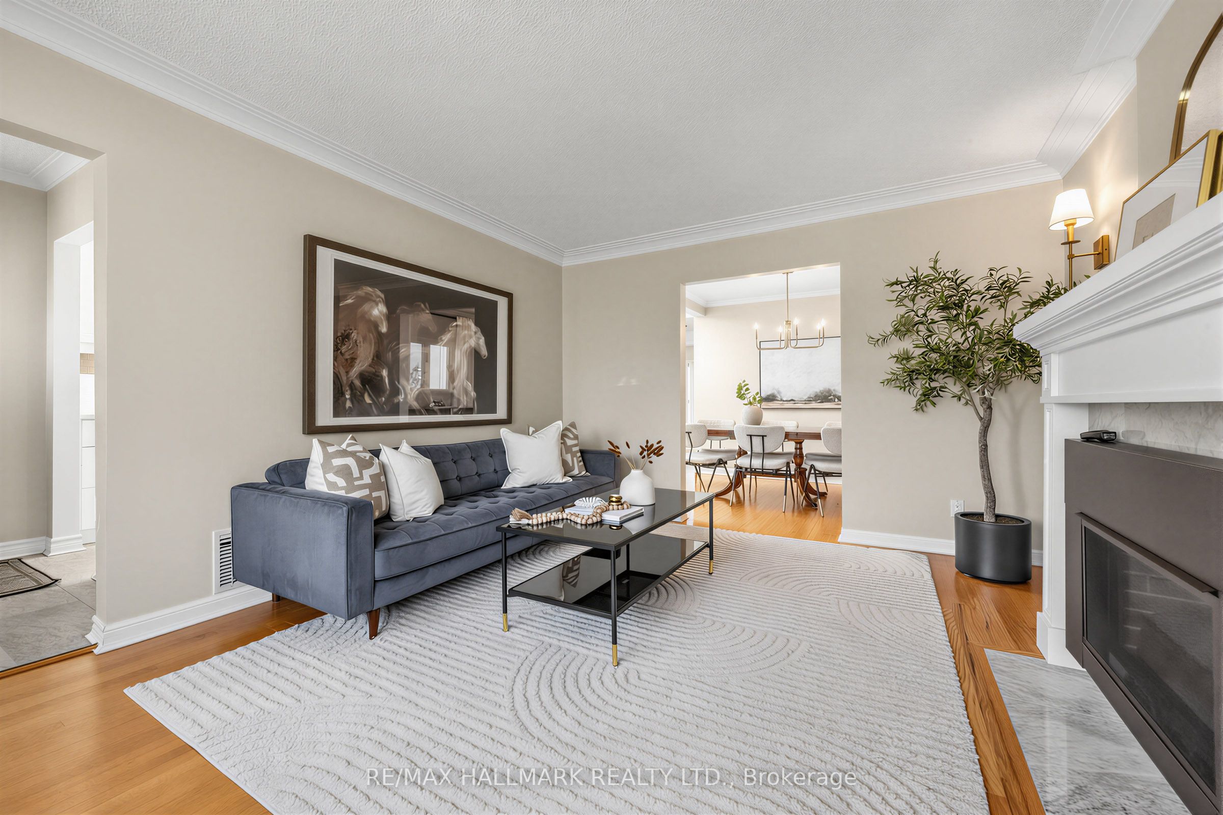 16 Crestland Avenue, Toronto, ON M4C 3L1 photo 4