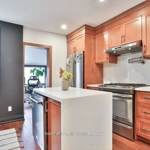 43 Kingston Road, Toronto, ON M4L 1S5 photo 4
