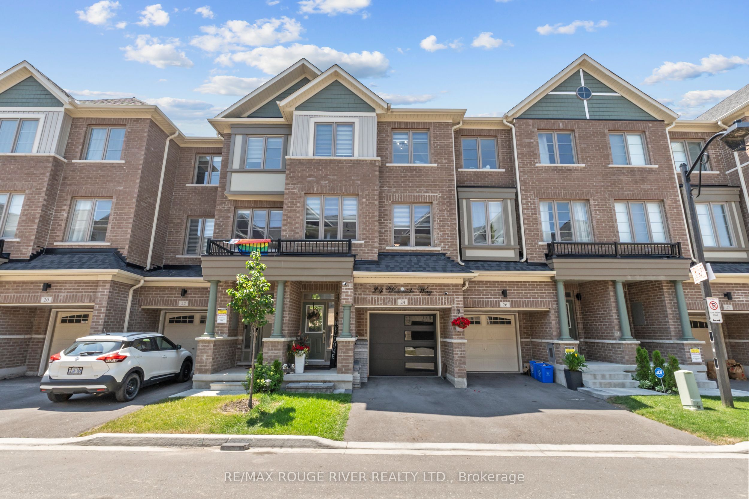 24 Waterside Way, Whitby, ON L1N 0N1