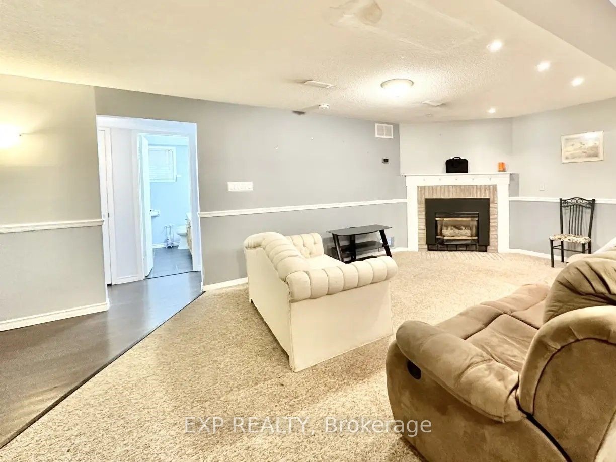52 Waywell Street N BSMT, Whitby, ON L1N 8N9 photo 2
