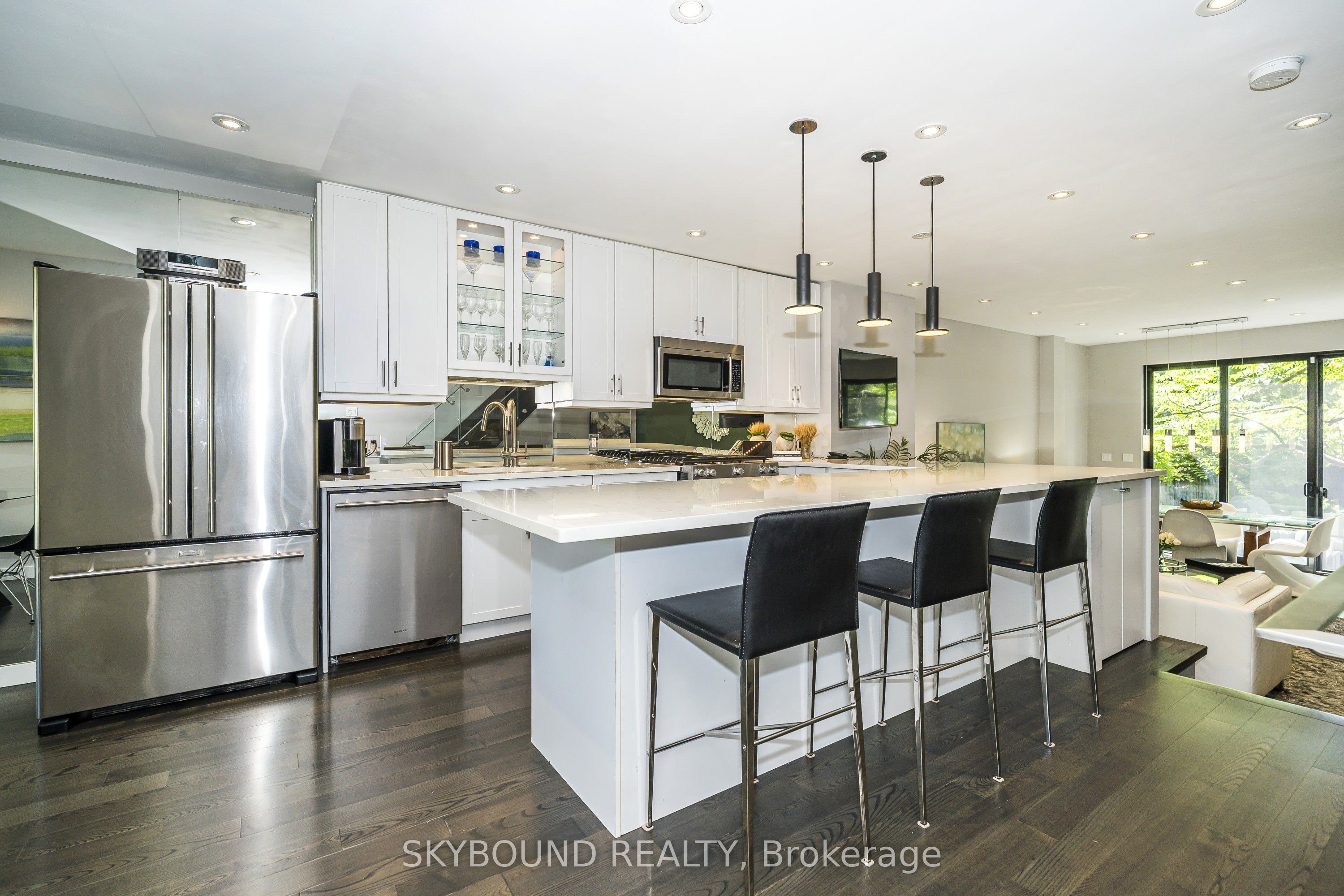 49 Victor Avenue, Toronto, ON M4K 1A7 photo 5