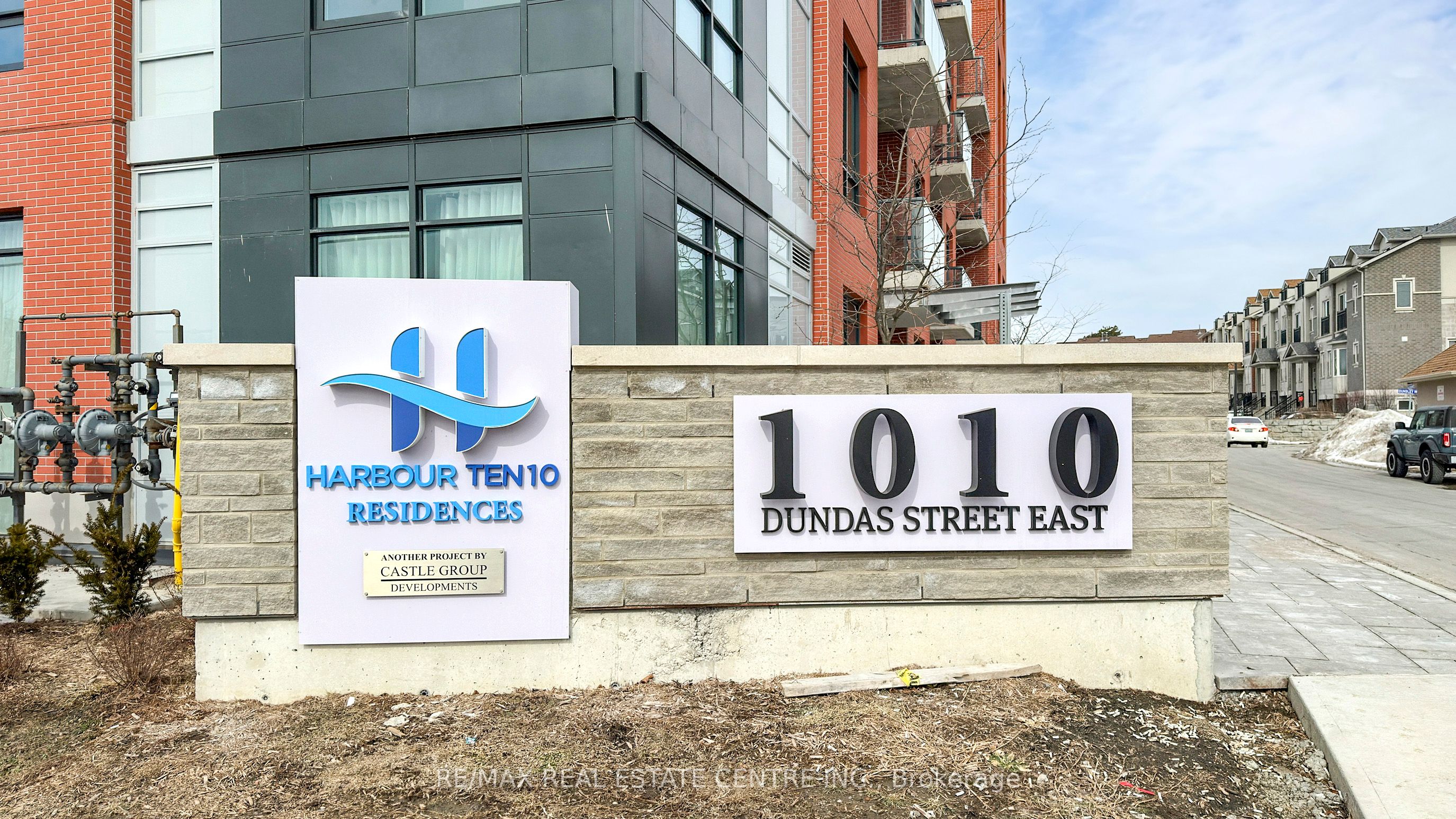 1010 Dundas Street E PH12, Whitby, ON L1N 2K2 photo 4