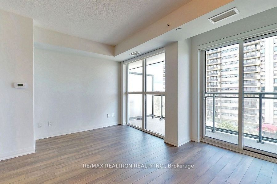 20 Meadowglen Place 534, Toronto, ON M1G 0A9 photo 3