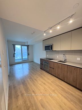 150 Logan Avenue 433, Toronto, ON M4M 0E4 photo 5