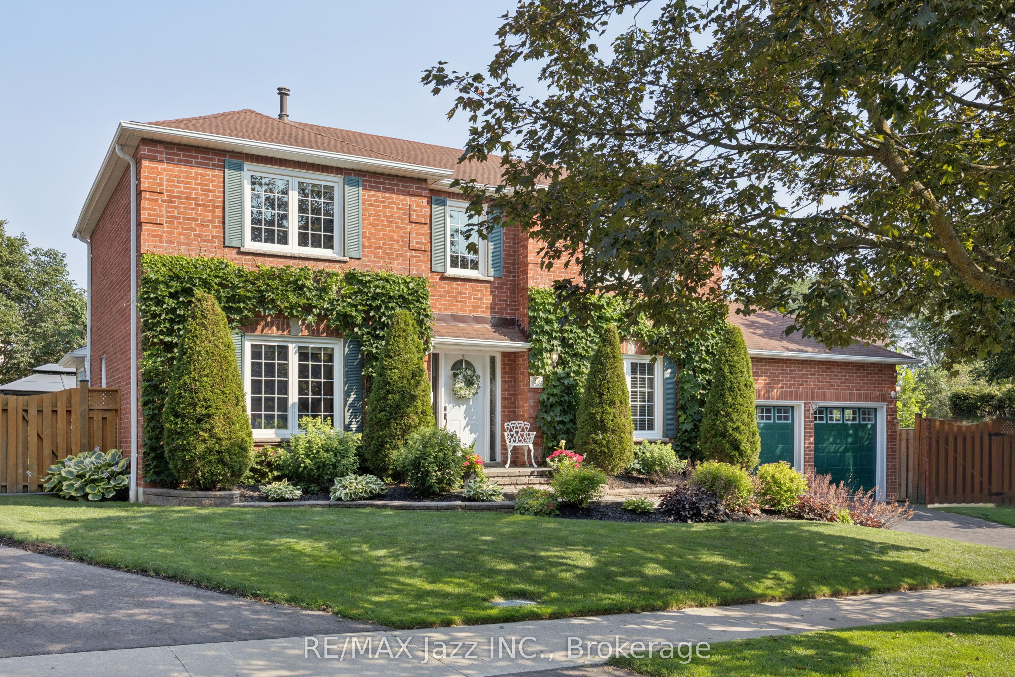 48 Butterfield Crescent, Whitby, ON L1R 1H9 photo 4