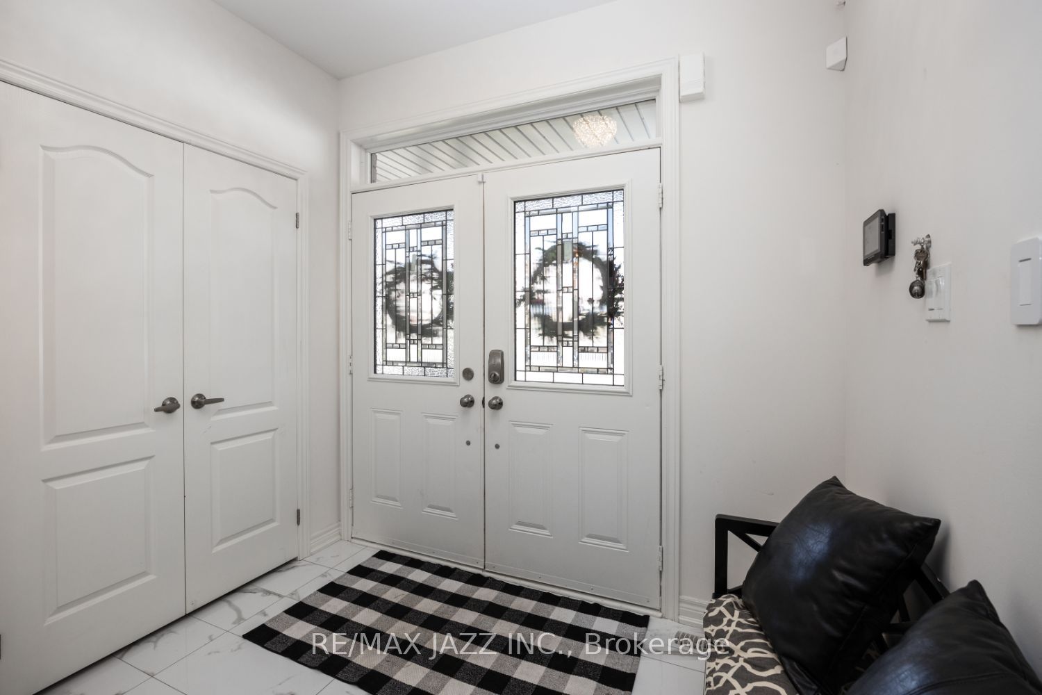 131 Courtney Street, Clarington, ON L1C 0B9 photo 2