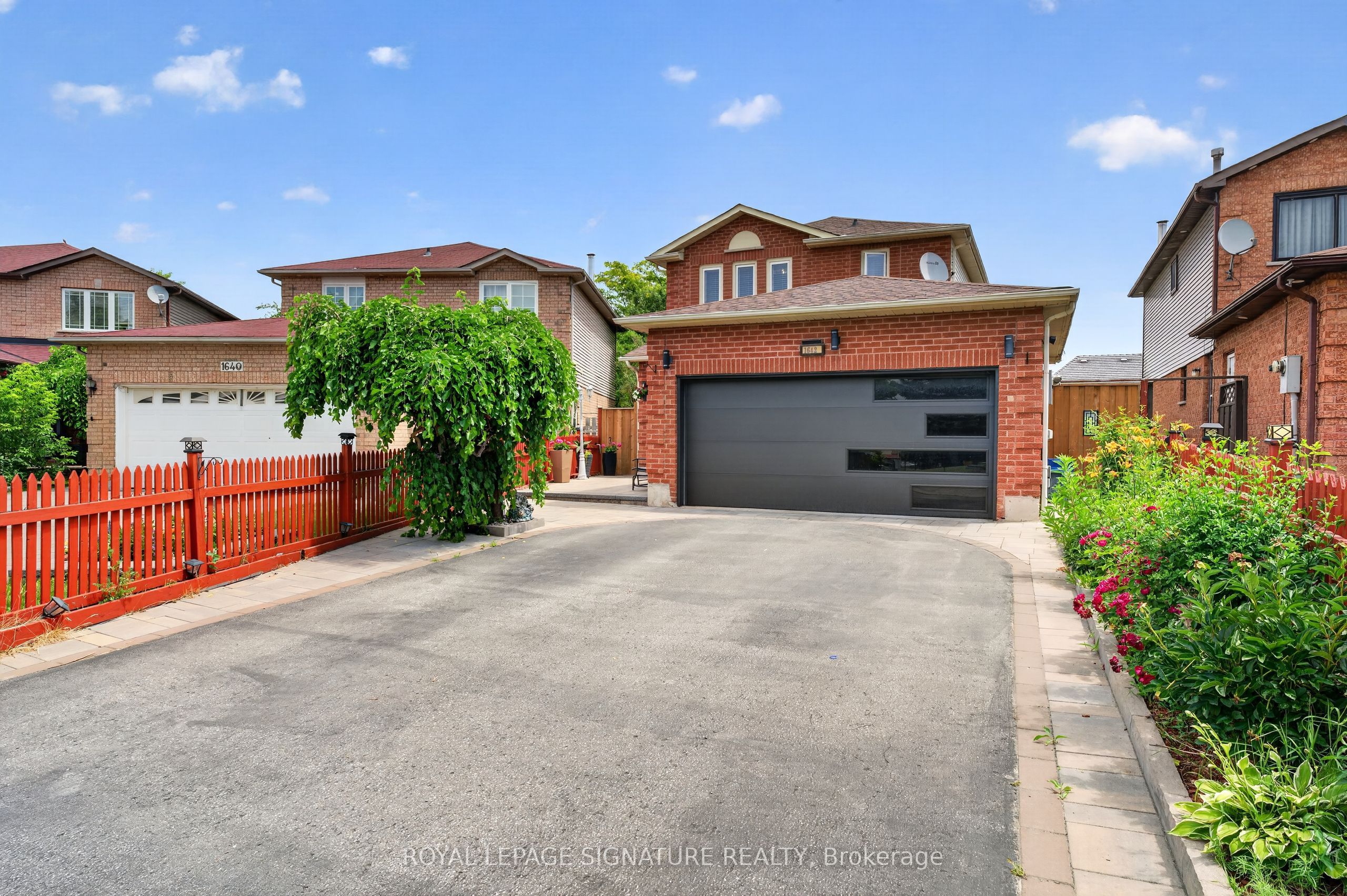 1642 Pepperwood Gate, Pickering, ON L1X 2K1 photo 2