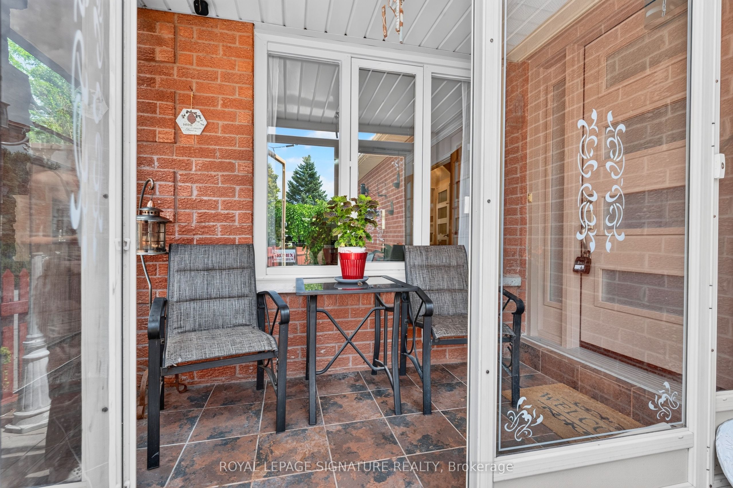 1642 Pepperwood Gate, Pickering, ON L1X 2K1 photo 4