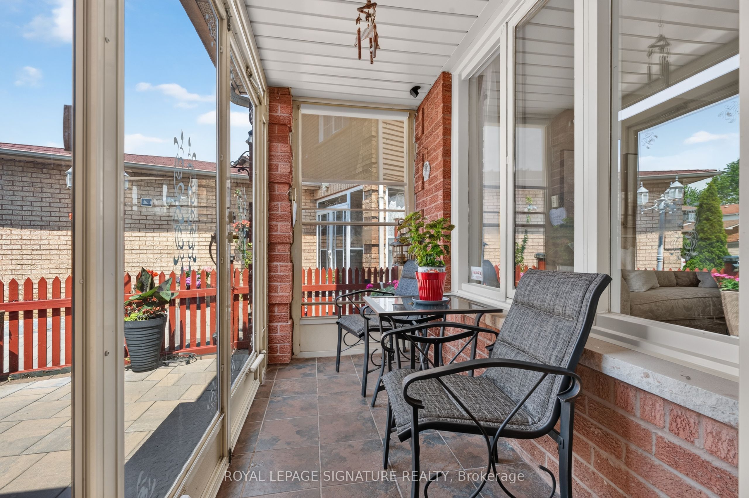 1642 Pepperwood Gate, Pickering, ON L1X 2K1 photo 5