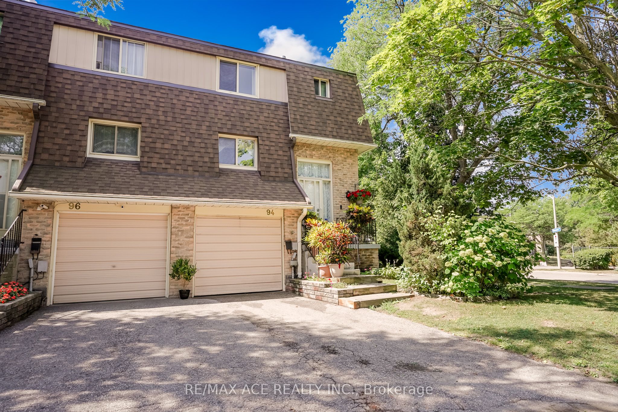 371 Orton Park Road 94, Toronto, ON M1G 3V1