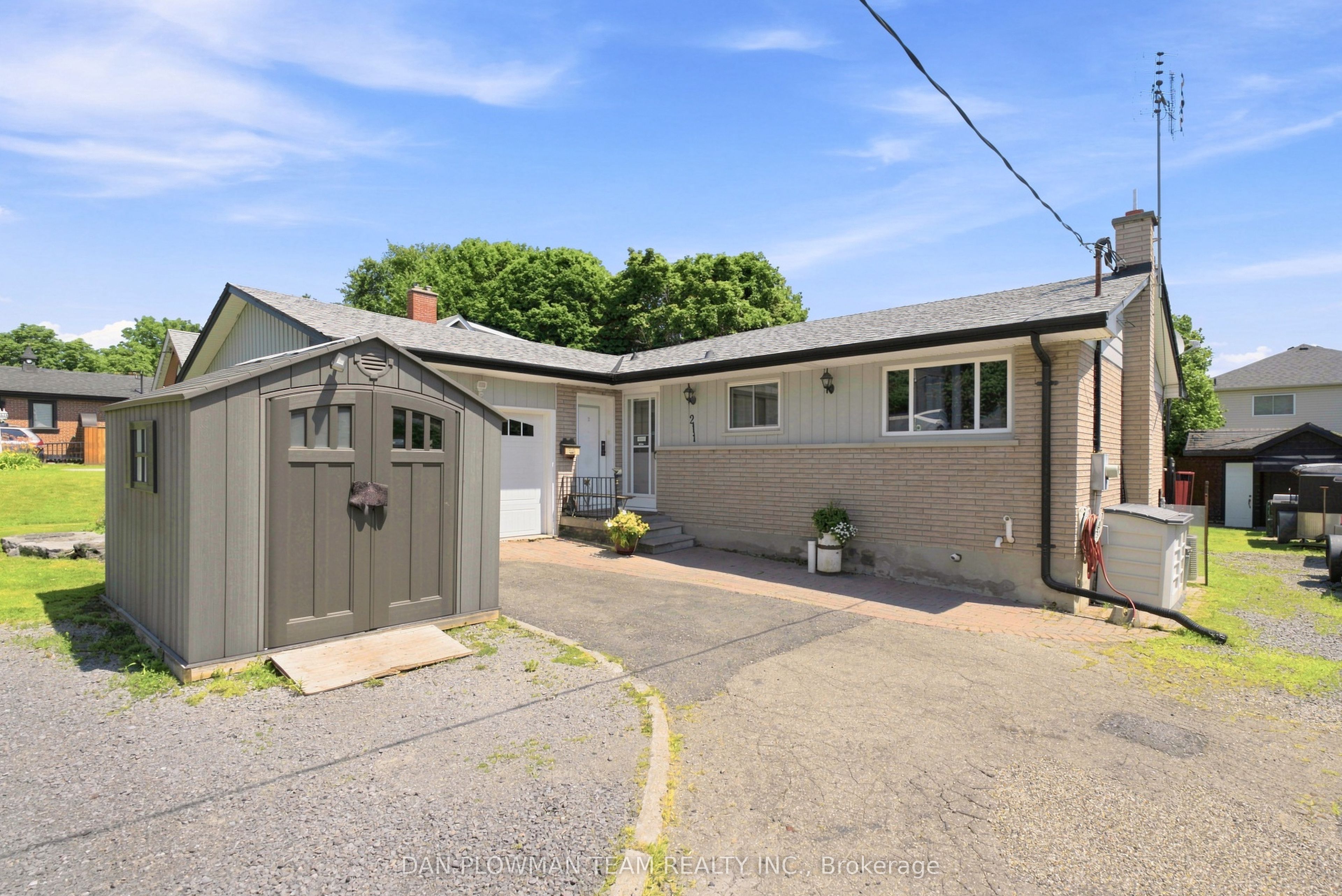 211 Liberty Street N, Clarington, ON L1C 2M6 photo 2