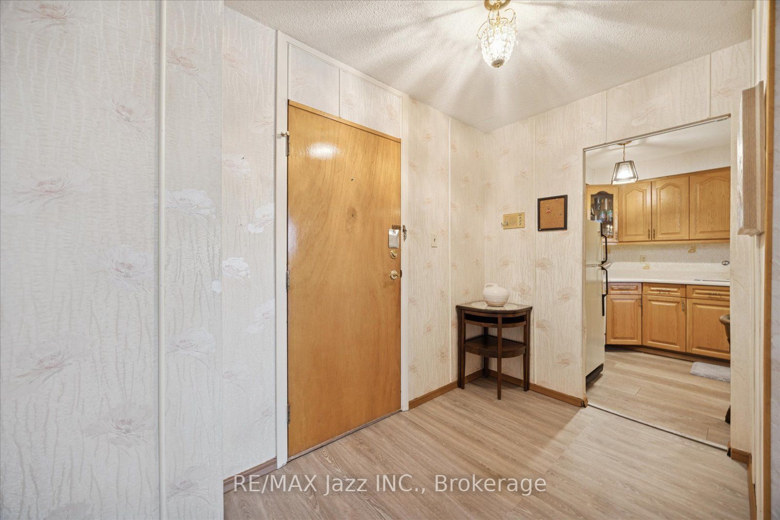 120 Elgin Street W 102, Oshawa, ON L1G 1S7 photo 3