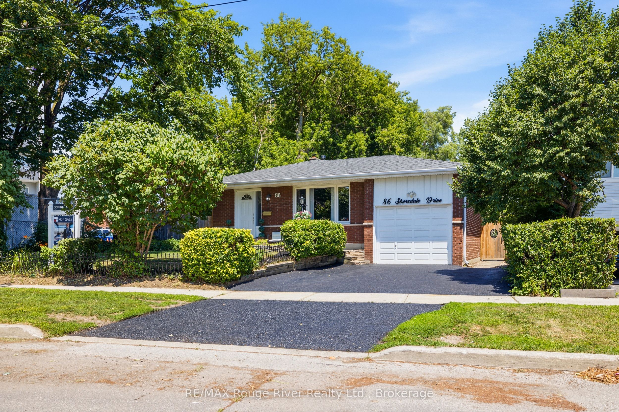 86 Shoredale Drive, Toronto, ON M1G 3S9