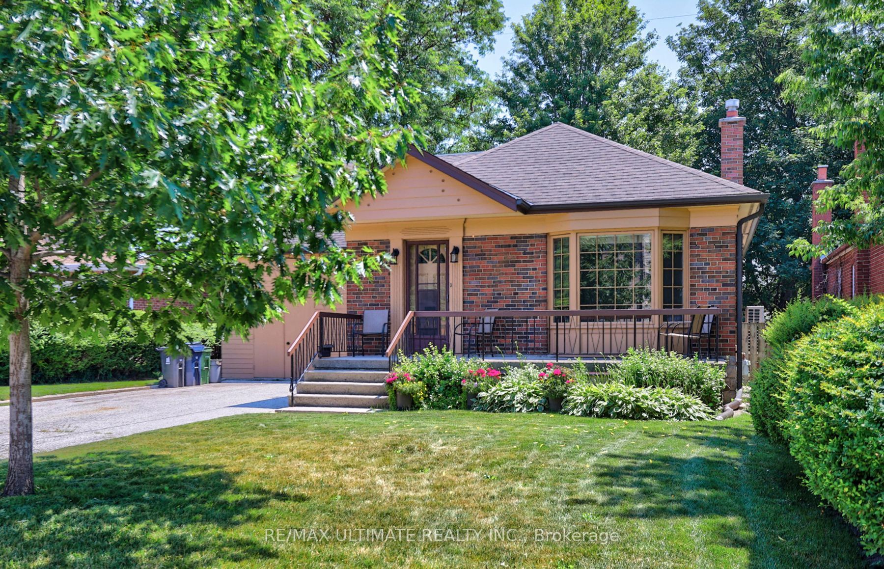 81 Flora Drive, Toronto, ON M1P 1A5 photo 3