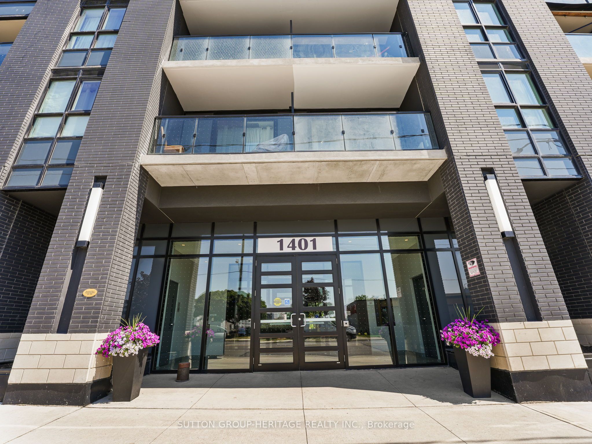 1401 O'connor Drive 702, Toronto, ON M4B 2B5 photo 2