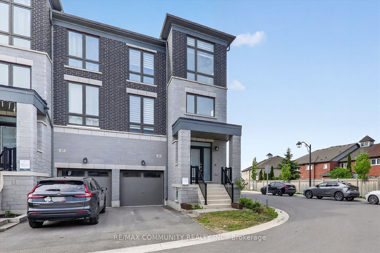 45 Douet Lane, Ajax, ON L1Z 0V4 photo 2