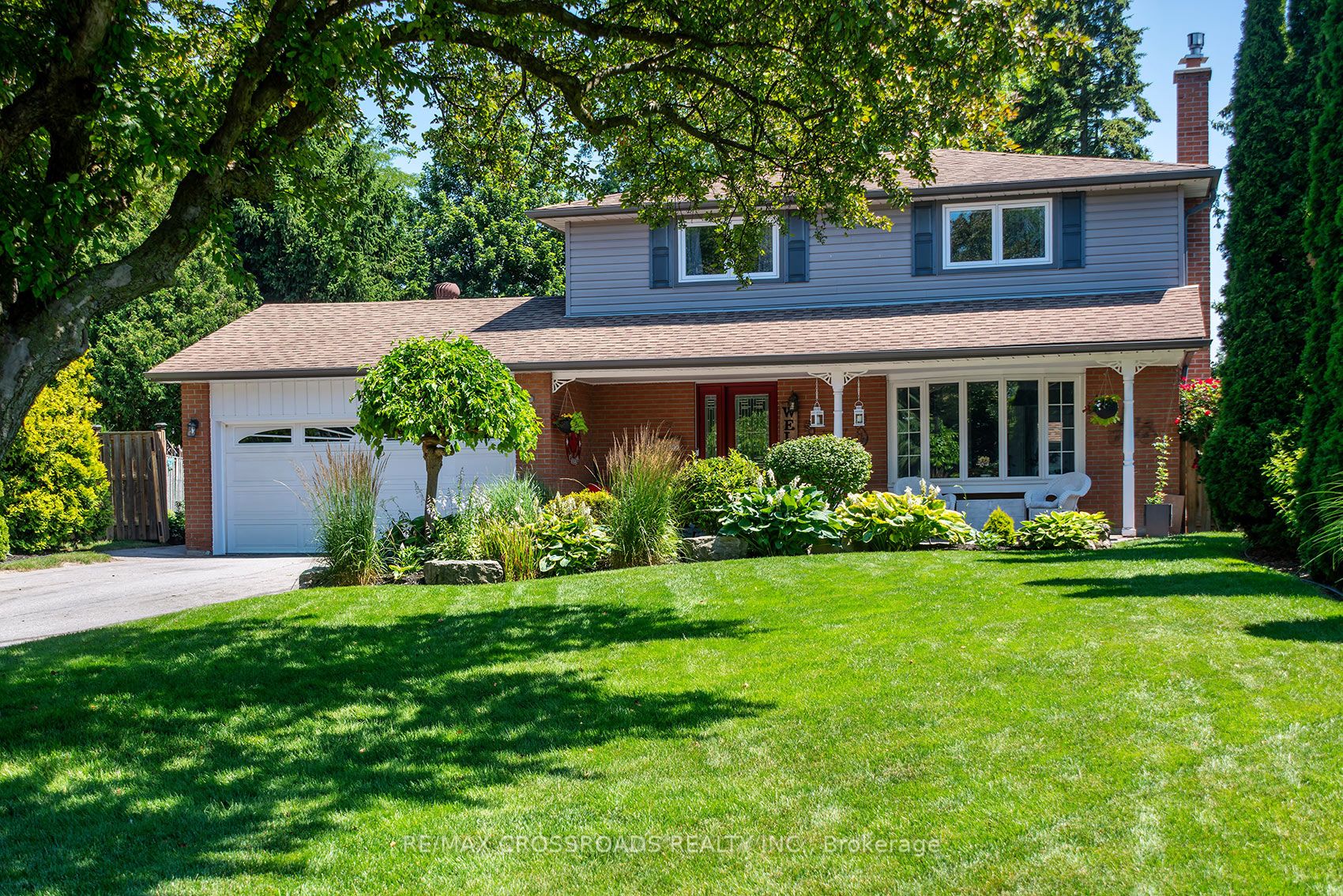 7 Dingley Court, Ajax, ON L1S 6B5
